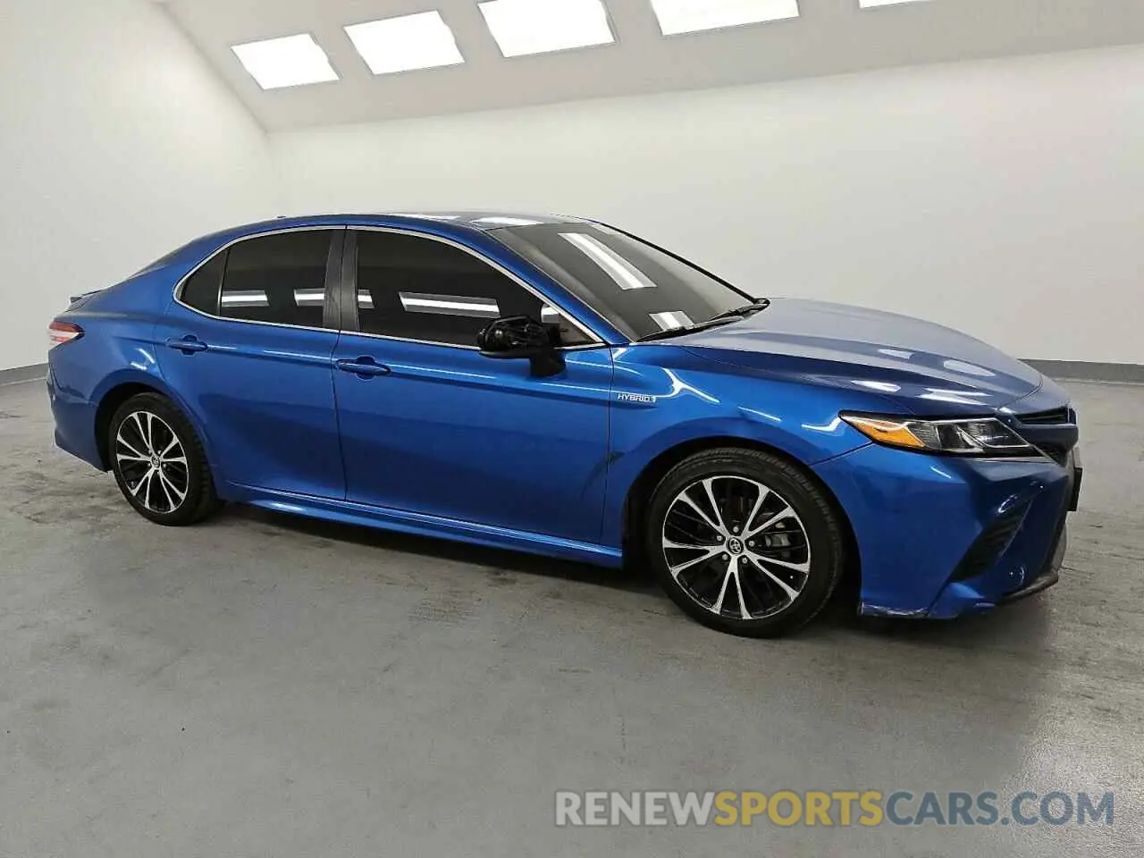 4 Photograph of a damaged car 4T1G31AK7LU010433 TOYOTA CAMRY 2020