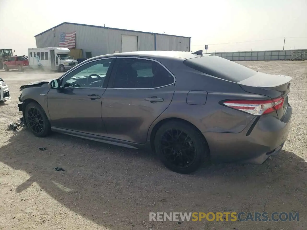 2 Photograph of a damaged car 4T1G31AK7LU535363 TOYOTA CAMRY 2020
