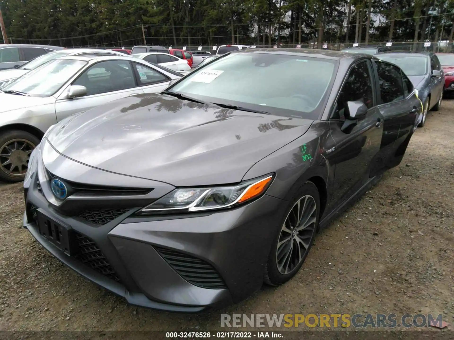 2 Photograph of a damaged car 4T1G31AK8LU520774 TOYOTA CAMRY 2020