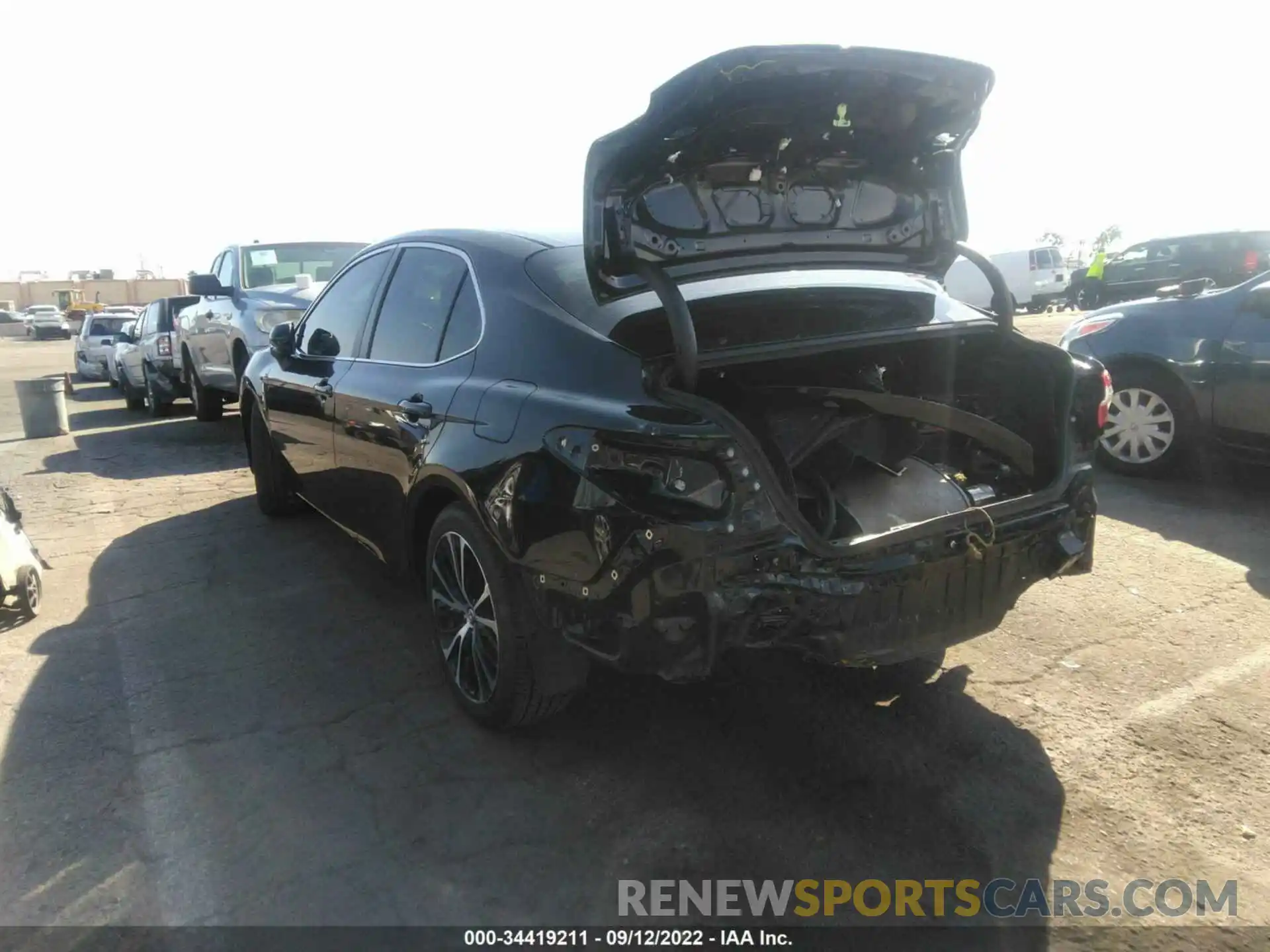 3 Photograph of a damaged car 4T1G31AK8LU525540 TOYOTA CAMRY 2020