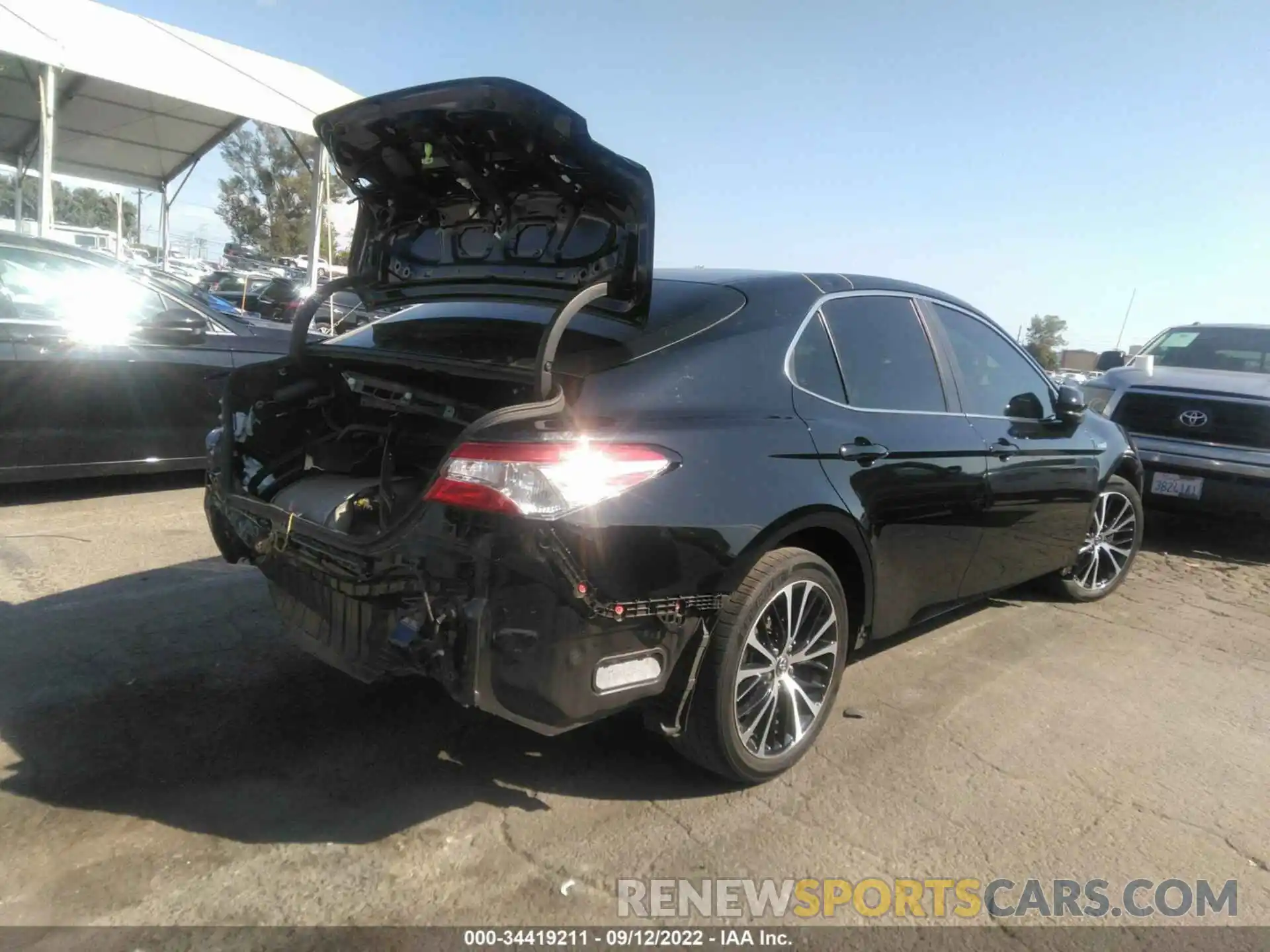 4 Photograph of a damaged car 4T1G31AK8LU525540 TOYOTA CAMRY 2020