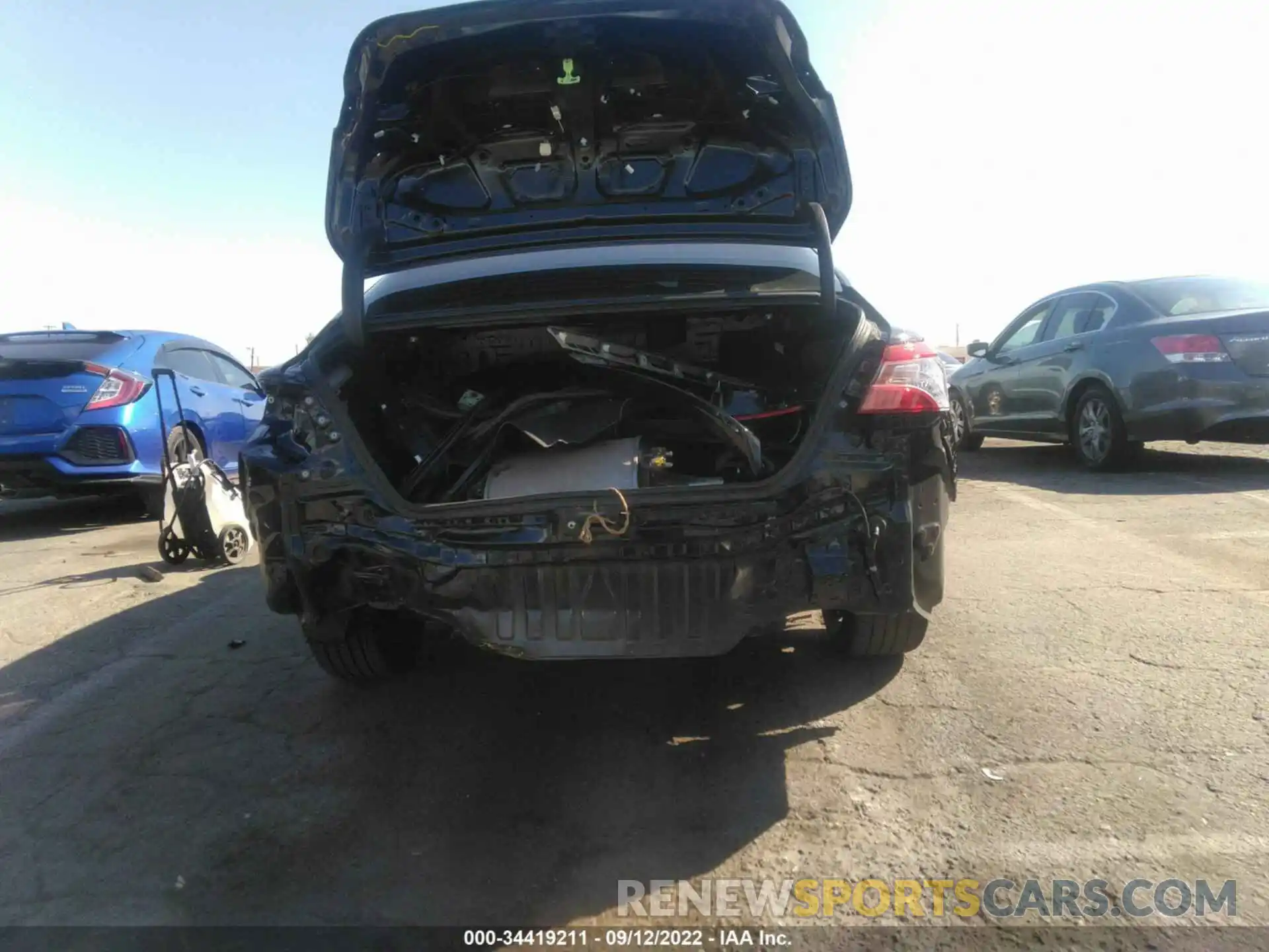 6 Photograph of a damaged car 4T1G31AK8LU525540 TOYOTA CAMRY 2020