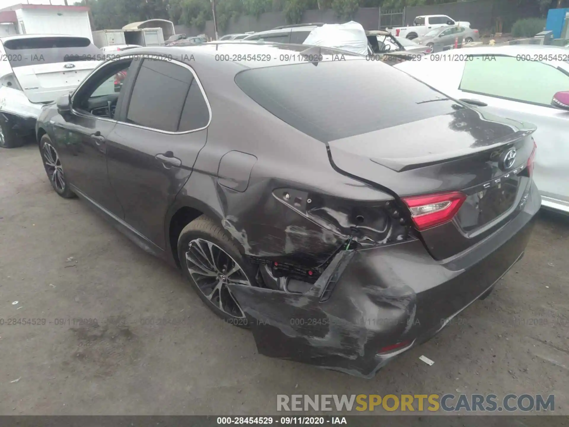 3 Photograph of a damaged car 4T1G31AK8LU531743 TOYOTA CAMRY 2020