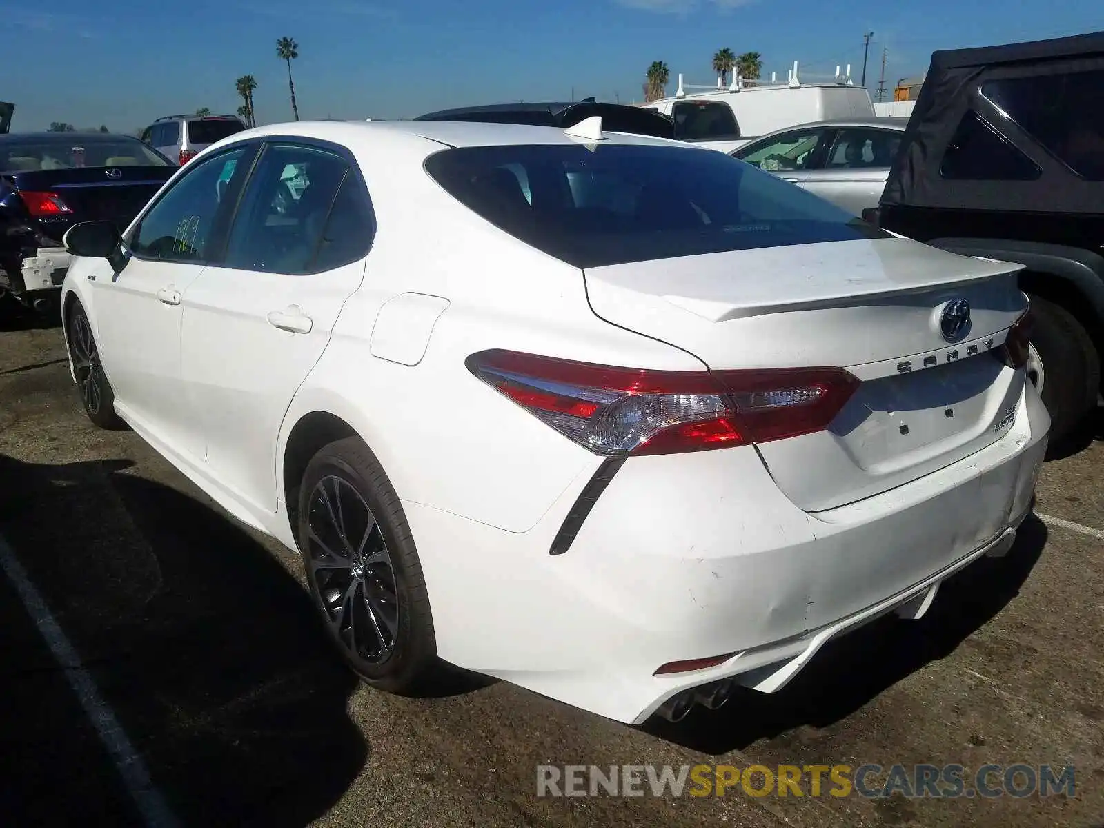 3 Photograph of a damaged car 4T1G31AK9LU521951 TOYOTA CAMRY 2020