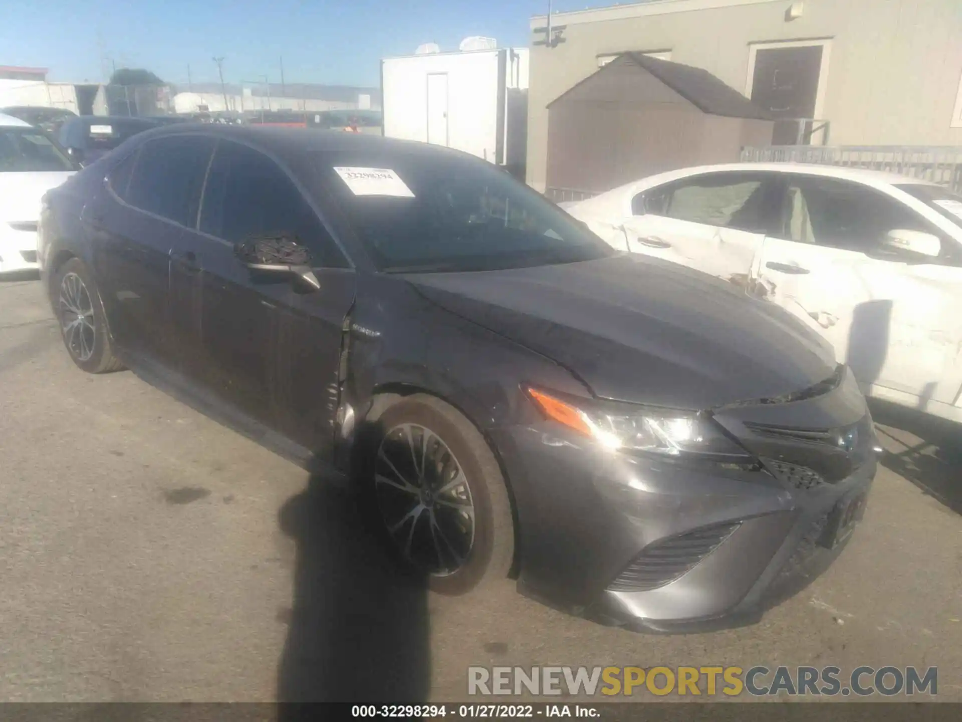 1 Photograph of a damaged car 4T1G31AKXLU012466 TOYOTA CAMRY 2020