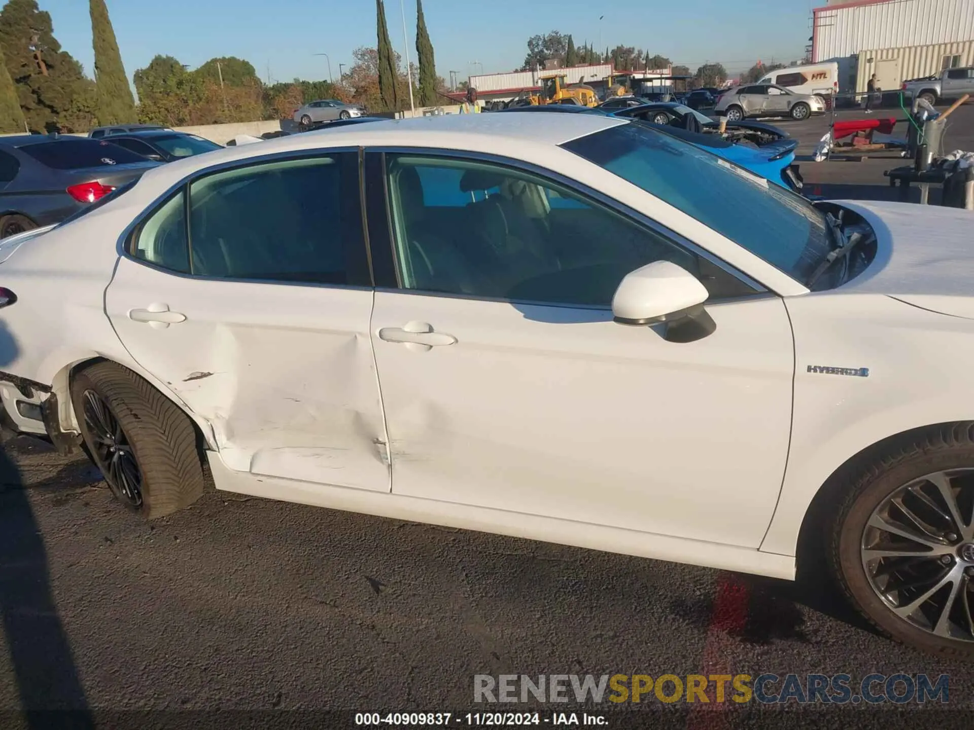 14 Photograph of a damaged car 4T1G31AKXLU519500 TOYOTA CAMRY 2020