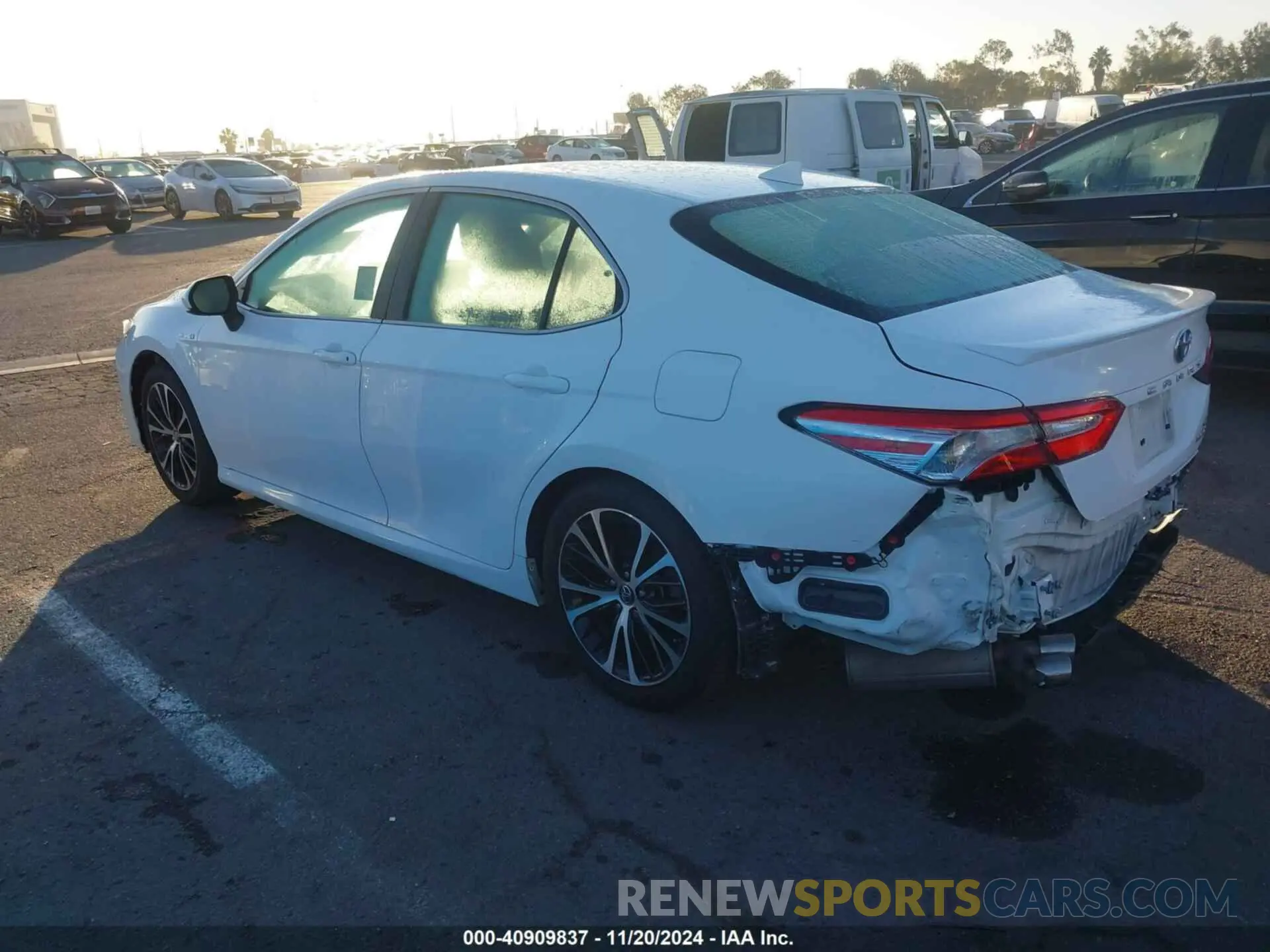 3 Photograph of a damaged car 4T1G31AKXLU519500 TOYOTA CAMRY 2020