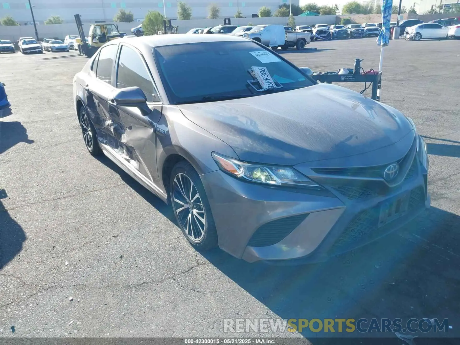 1 Photograph of a damaged car 4T1G31AKXLU539942 TOYOTA CAMRY 2020