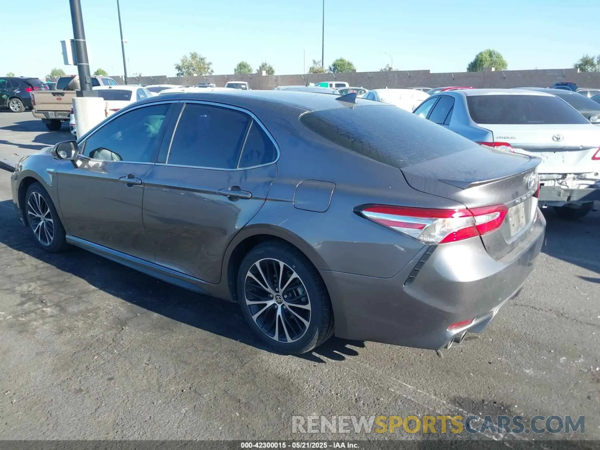 14 Photograph of a damaged car 4T1G31AKXLU539942 TOYOTA CAMRY 2020