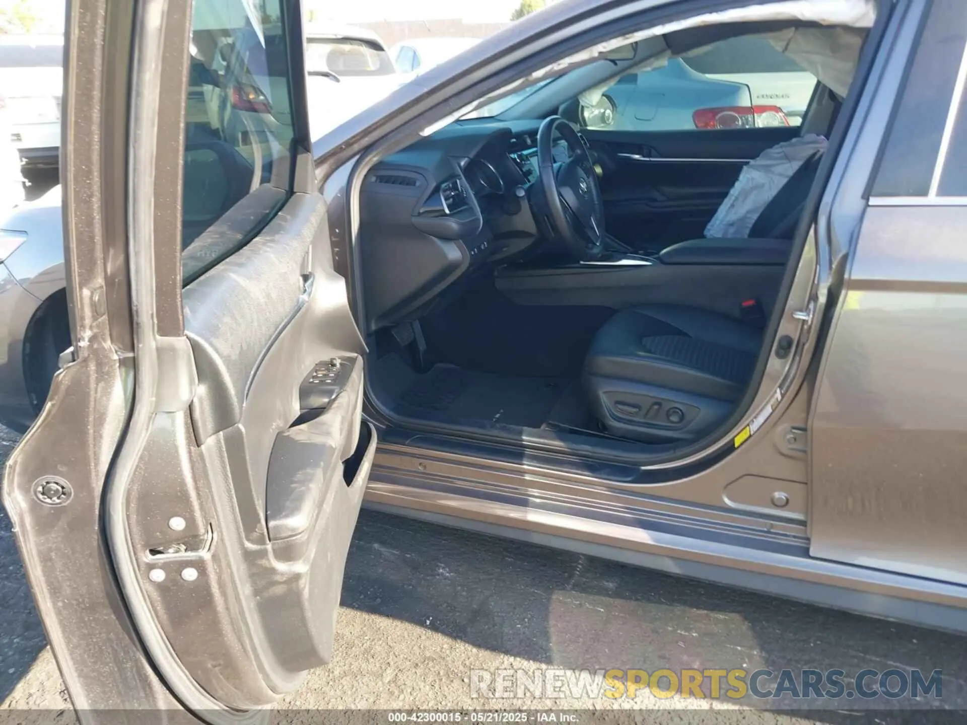 5 Photograph of a damaged car 4T1G31AKXLU539942 TOYOTA CAMRY 2020