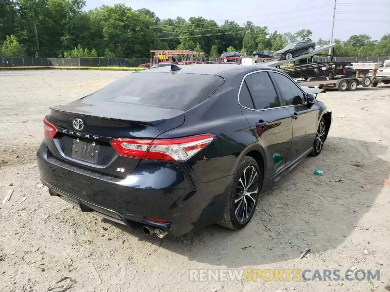 4 Photograph of a damaged car 4T1J11AK0LU321035 TOYOTA CAMRY 2020