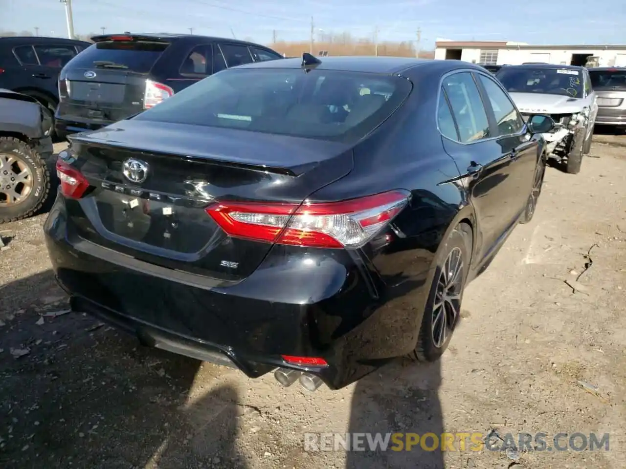 4 Photograph of a damaged car 4T1J11AK0LU876633 TOYOTA CAMRY 2020