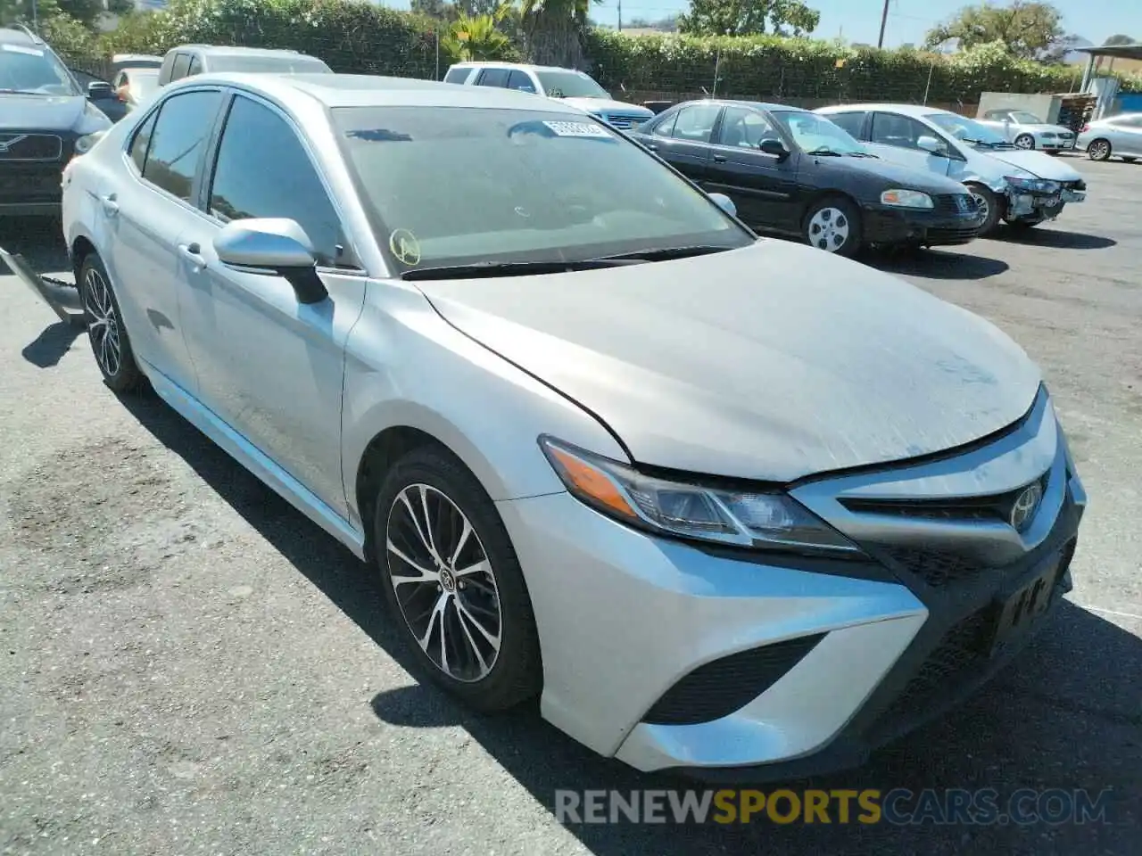 1 Photograph of a damaged car 4T1J11AK0LU981169 TOYOTA CAMRY 2020