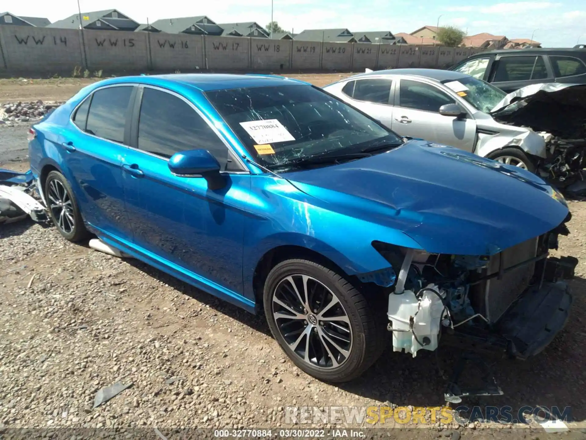 1 Photograph of a damaged car 4T1J11AK1LU304583 TOYOTA CAMRY 2020