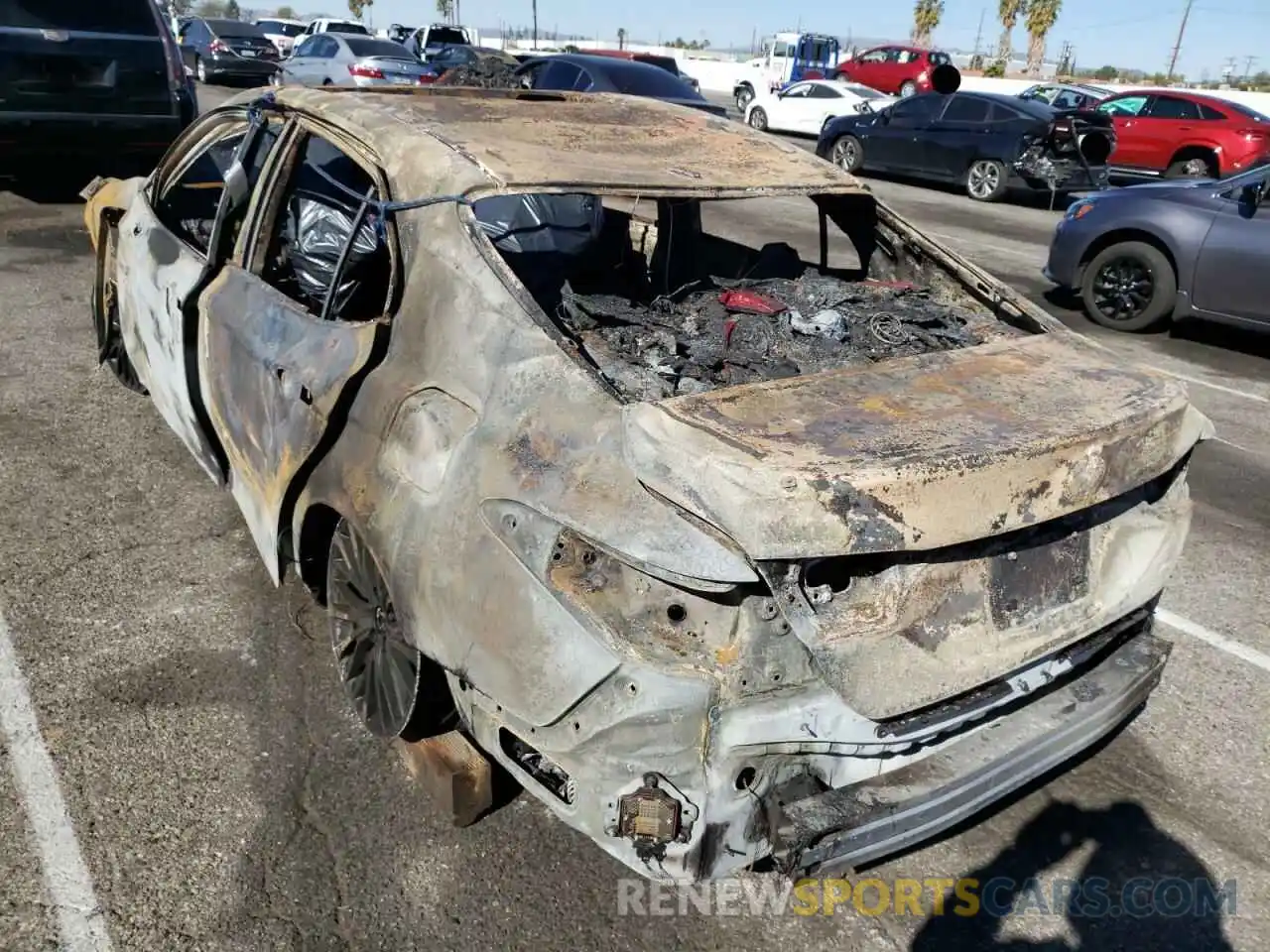 3 Photograph of a damaged car 4T1J11AK1LU323473 TOYOTA CAMRY 2020