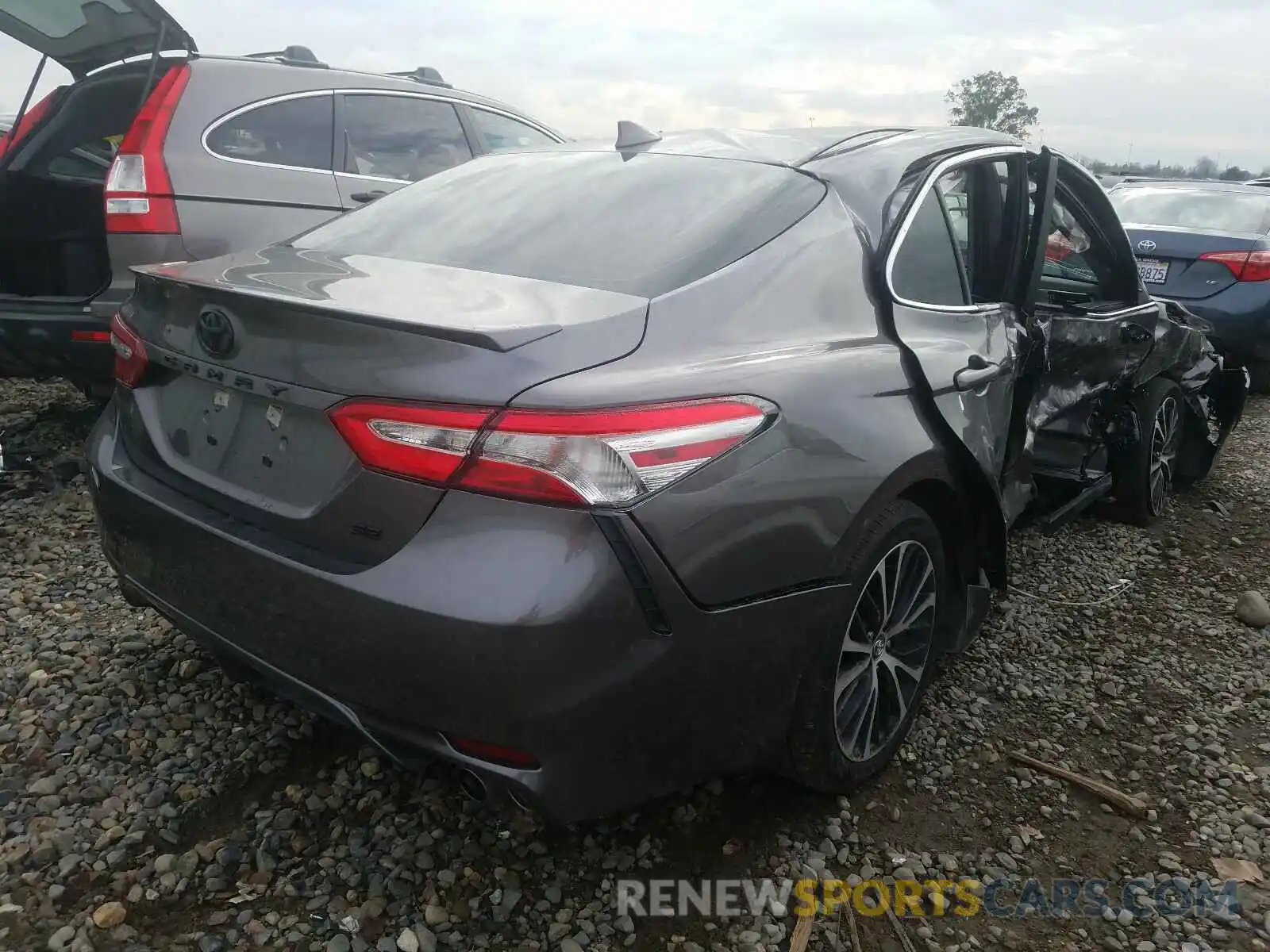 4 Photograph of a damaged car 4T1J11AK1LU892078 TOYOTA CAMRY 2020