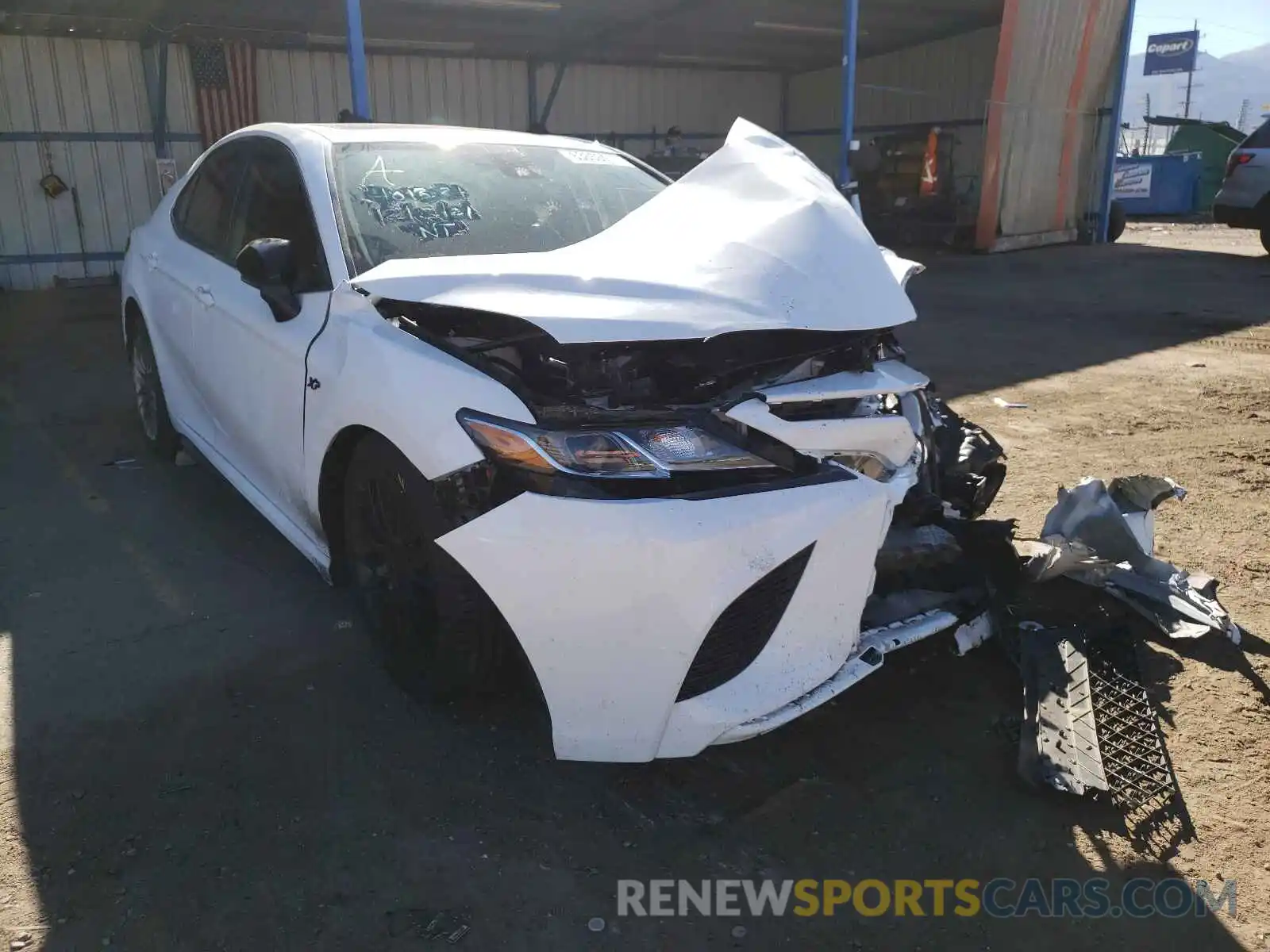 1 Photograph of a damaged car 4T1J11AK2LU913147 TOYOTA CAMRY 2020