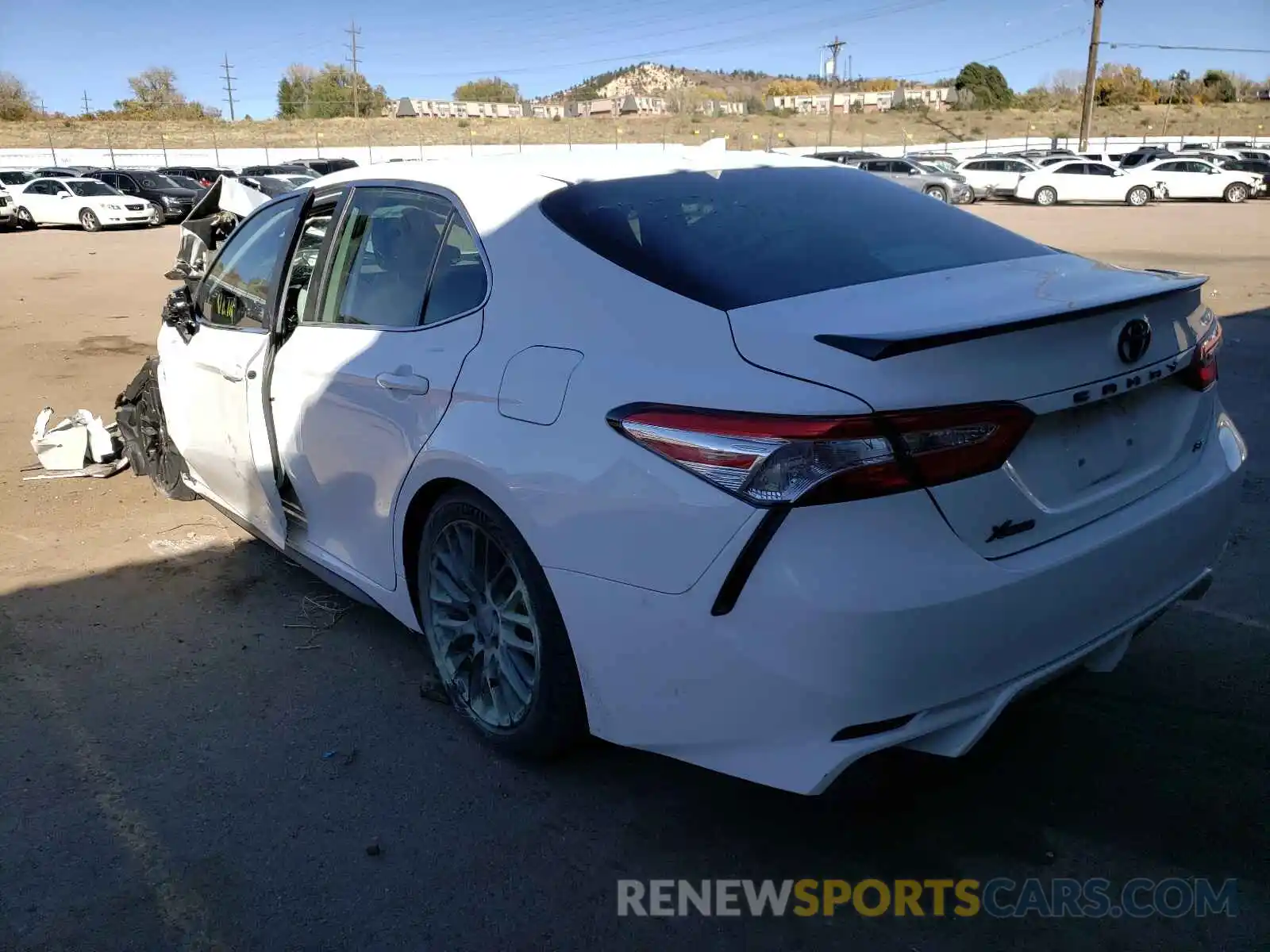 3 Photograph of a damaged car 4T1J11AK2LU913147 TOYOTA CAMRY 2020