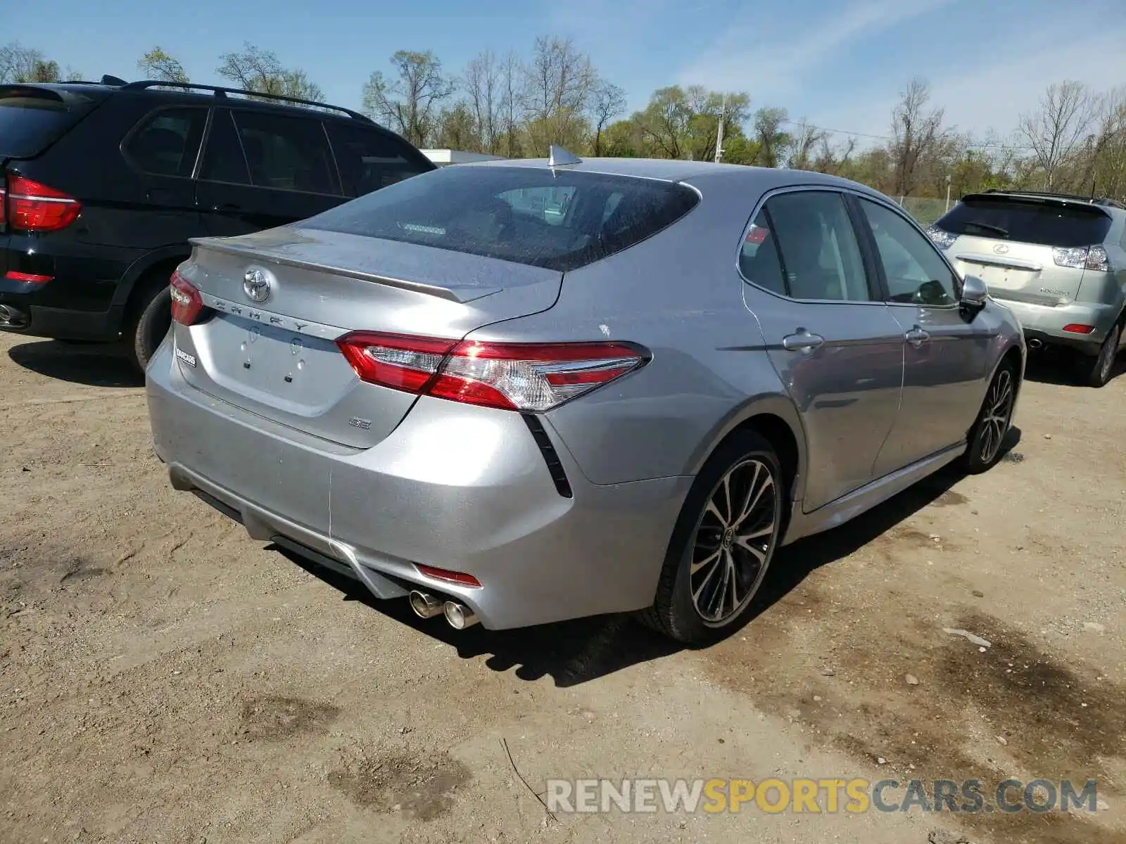 4 Photograph of a damaged car 4T1J11AK3LU363649 TOYOTA CAMRY 2020