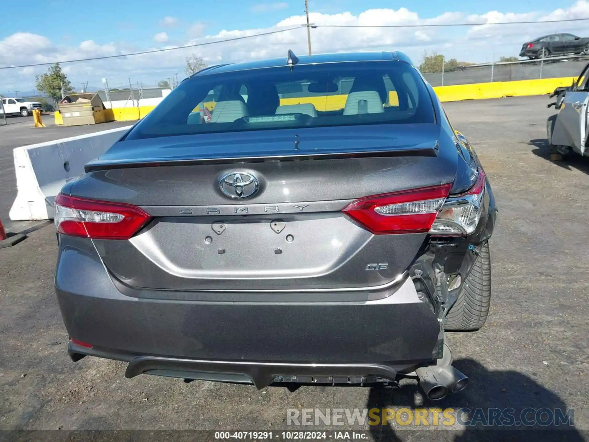 16 Photograph of a damaged car 4T1J11AK4LU326321 TOYOTA CAMRY 2020