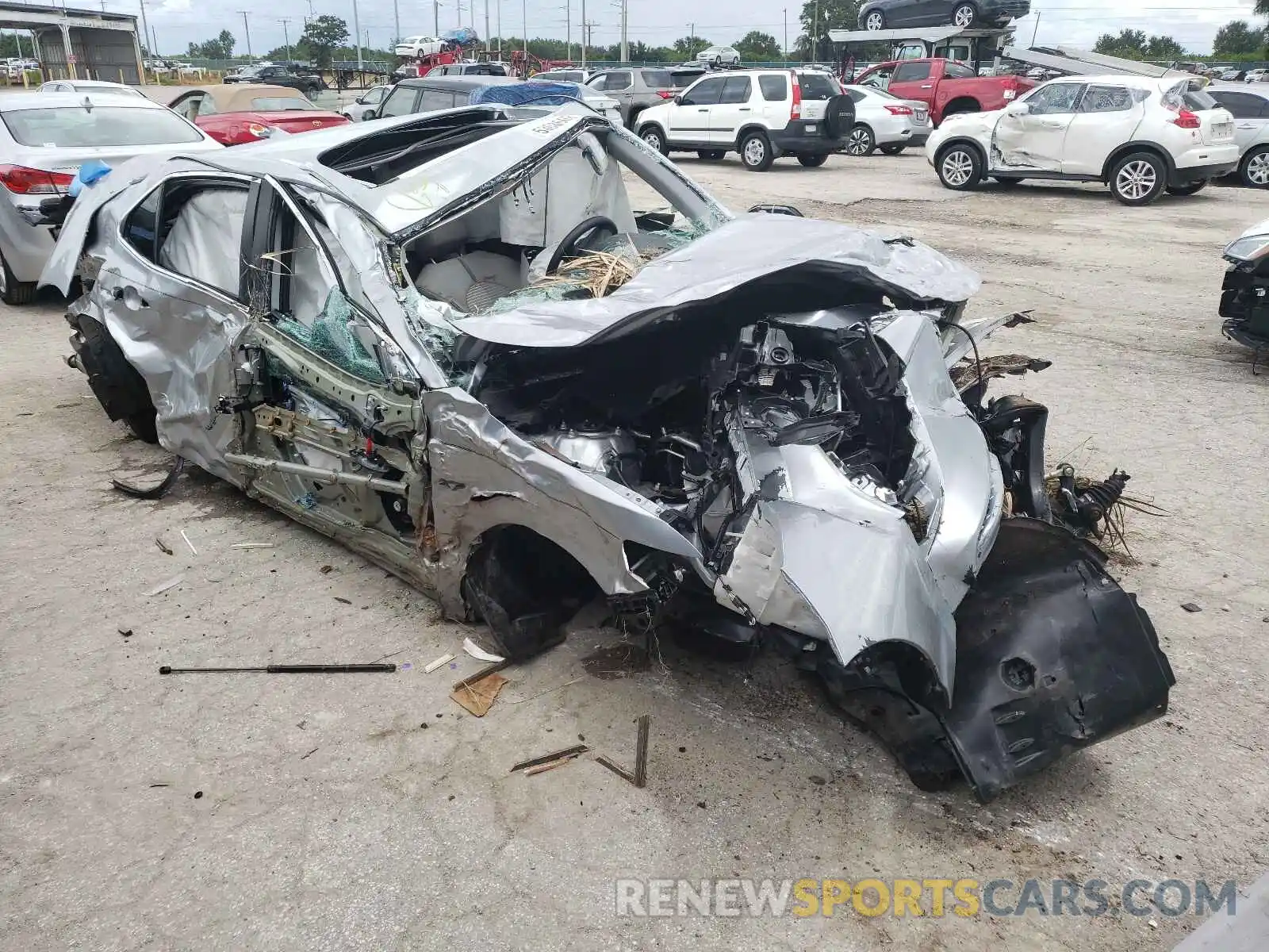 1 Photograph of a damaged car 4T1J11AK6LU922143 TOYOTA CAMRY 2020