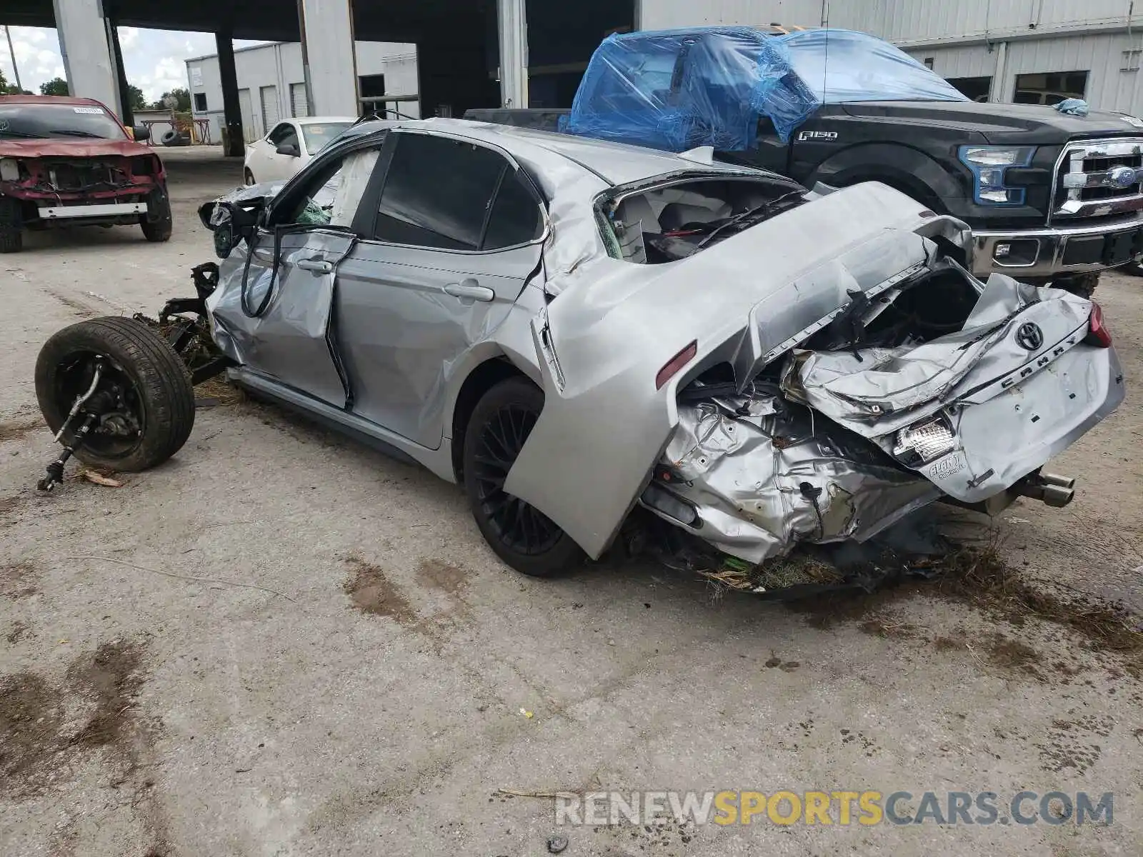 3 Photograph of a damaged car 4T1J11AK6LU922143 TOYOTA CAMRY 2020