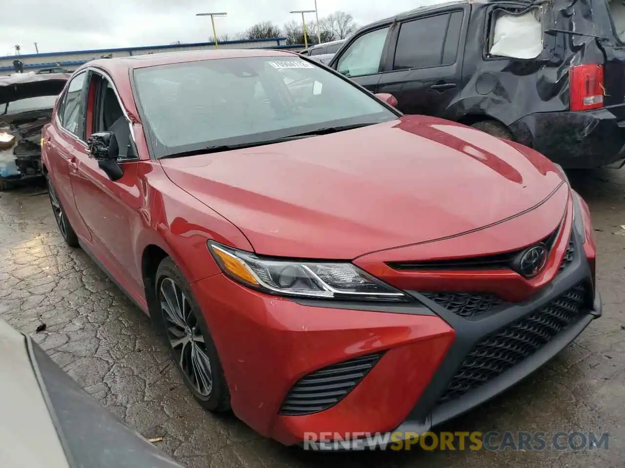 4 Photograph of a damaged car 4T1J11AK7LU335160 TOYOTA CAMRY 2020