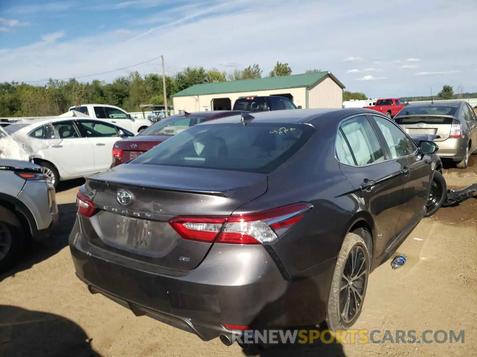 4 Photograph of a damaged car 4T1J11AK7LU335496 TOYOTA CAMRY 2020