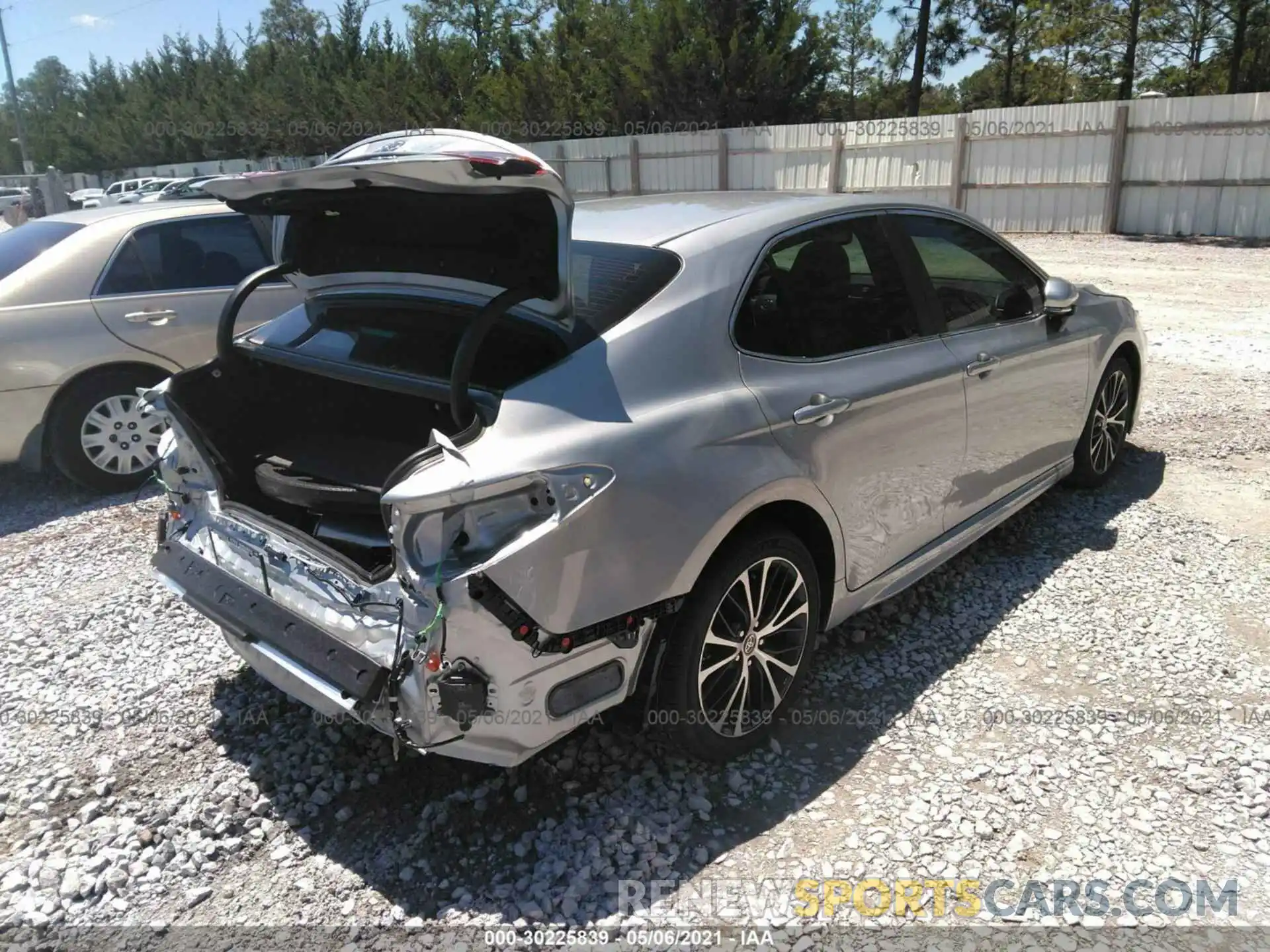 4 Photograph of a damaged car 4T1J11AK7LU399635 TOYOTA CAMRY 2020