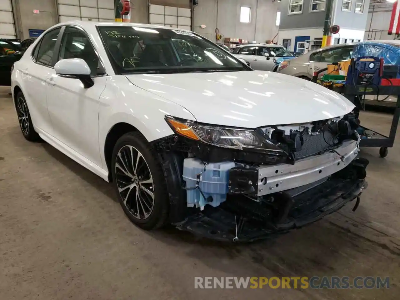 1 Photograph of a damaged car 4T1J11AK8LU397702 TOYOTA CAMRY 2020