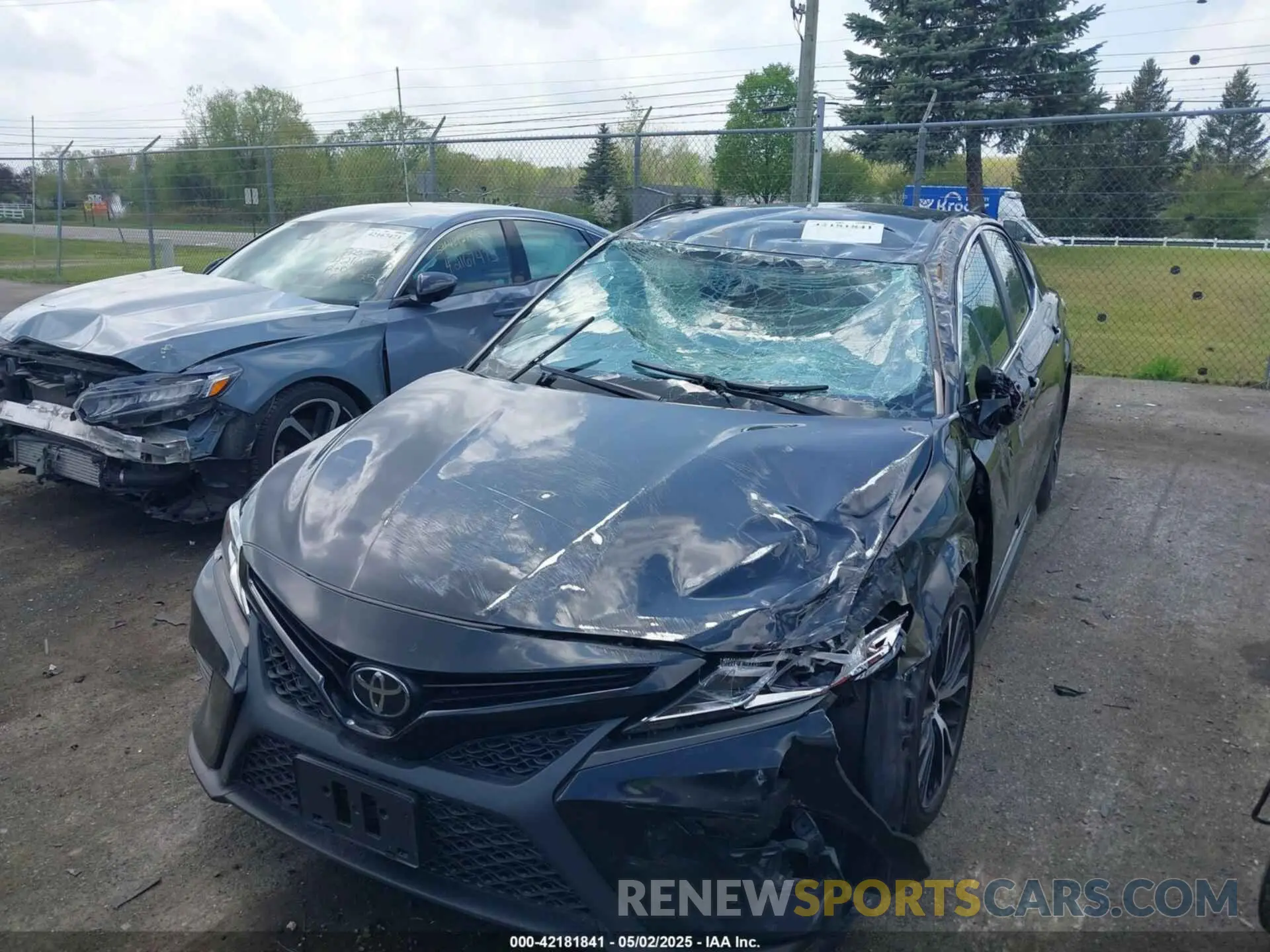 6 Photograph of a damaged car 4T1J11AK8LU862138 TOYOTA CAMRY 2020