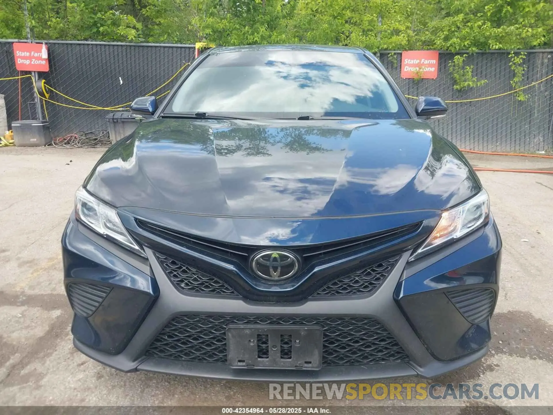 12 Photograph of a damaged car 4T1J11AK8LU935461 TOYOTA CAMRY 2020