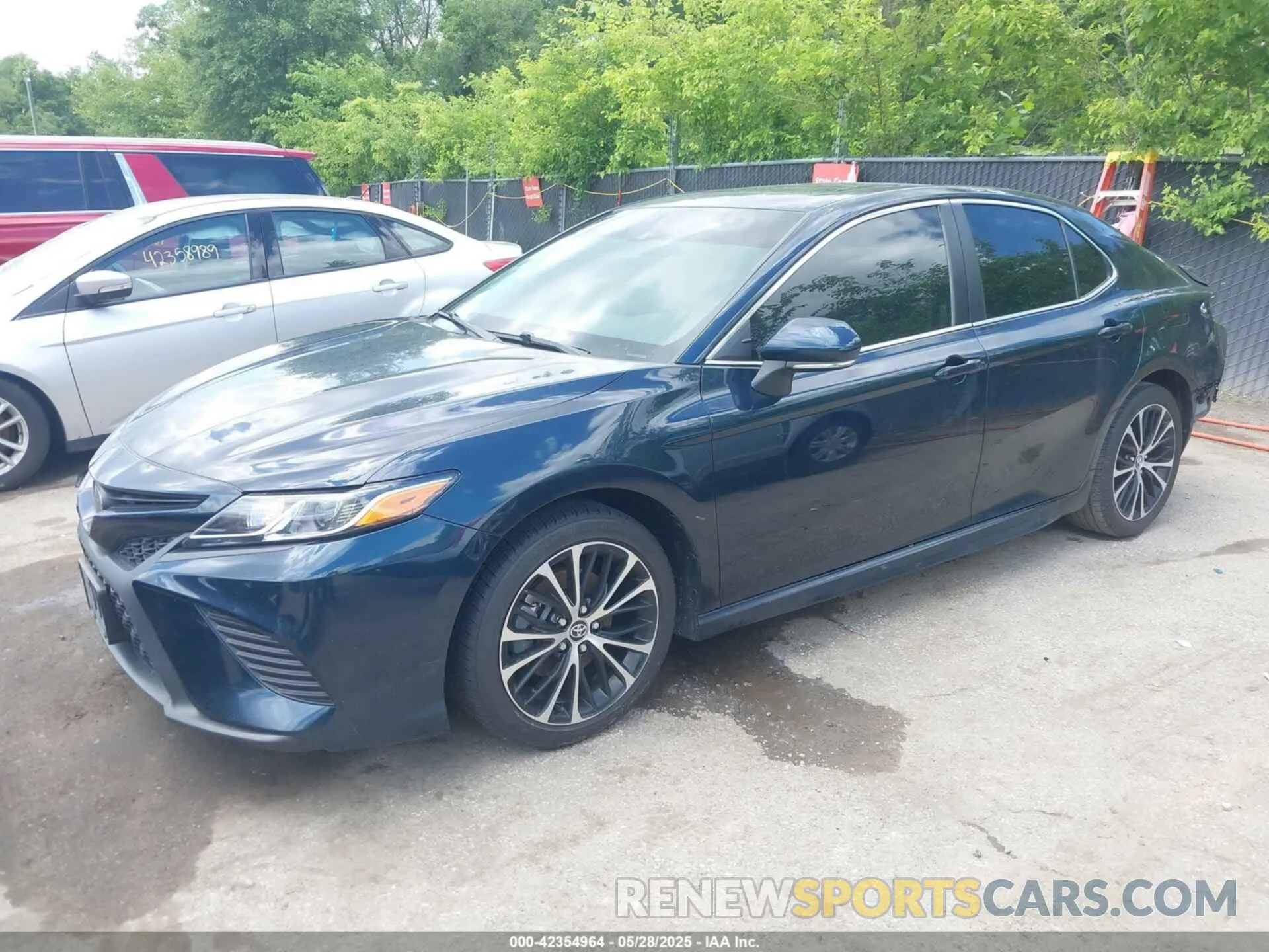 2 Photograph of a damaged car 4T1J11AK8LU935461 TOYOTA CAMRY 2020