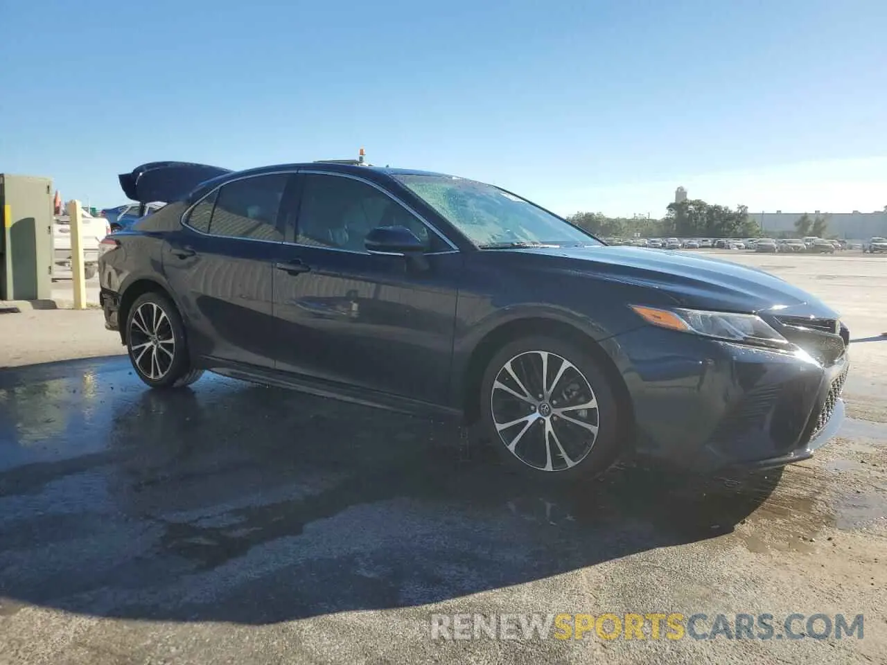 4 Photograph of a damaged car 4T1J11AKXLU344905 TOYOTA CAMRY 2020
