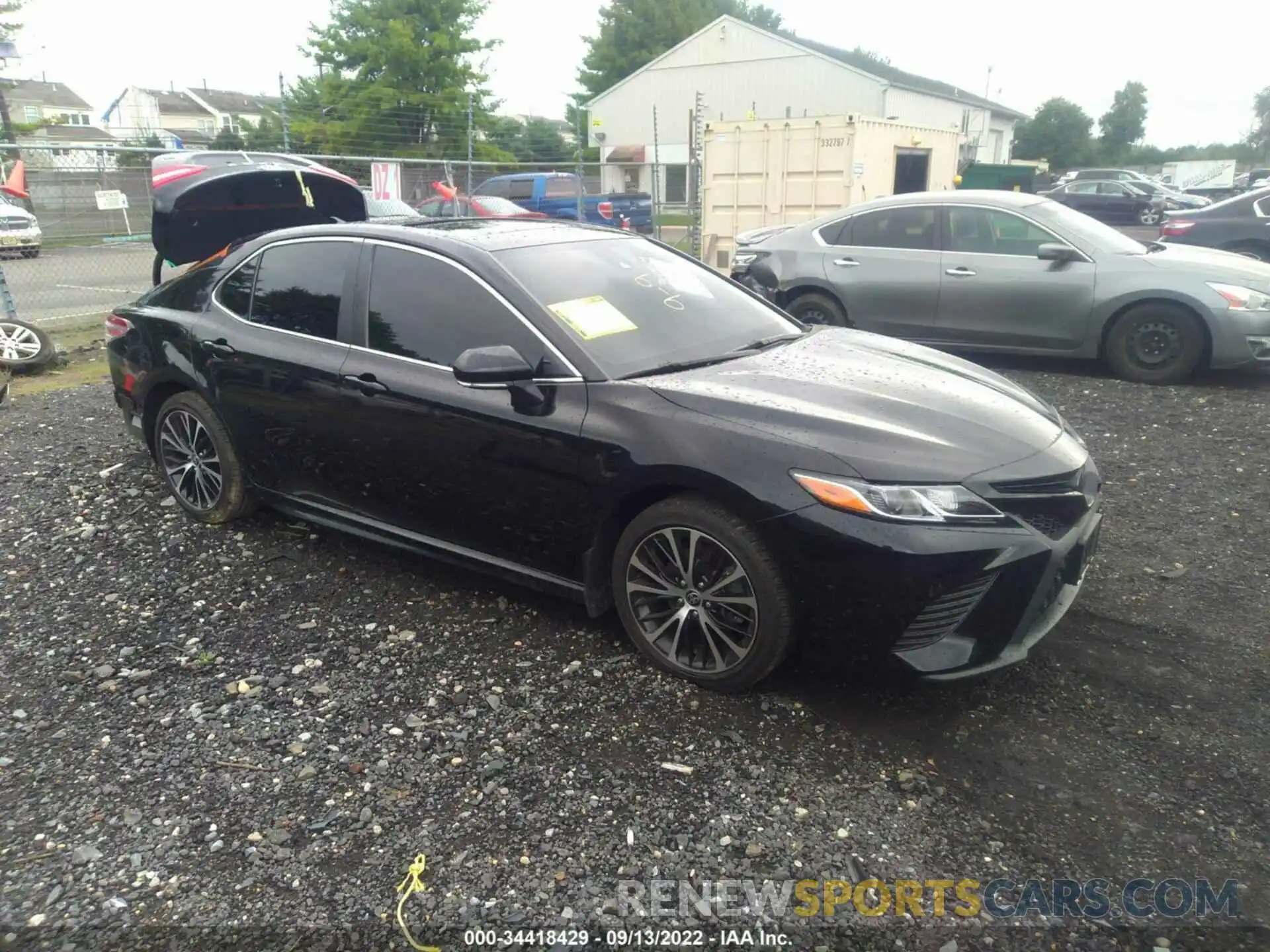 1 Photograph of a damaged car 4T1J11AKXLU377399 TOYOTA CAMRY 2020