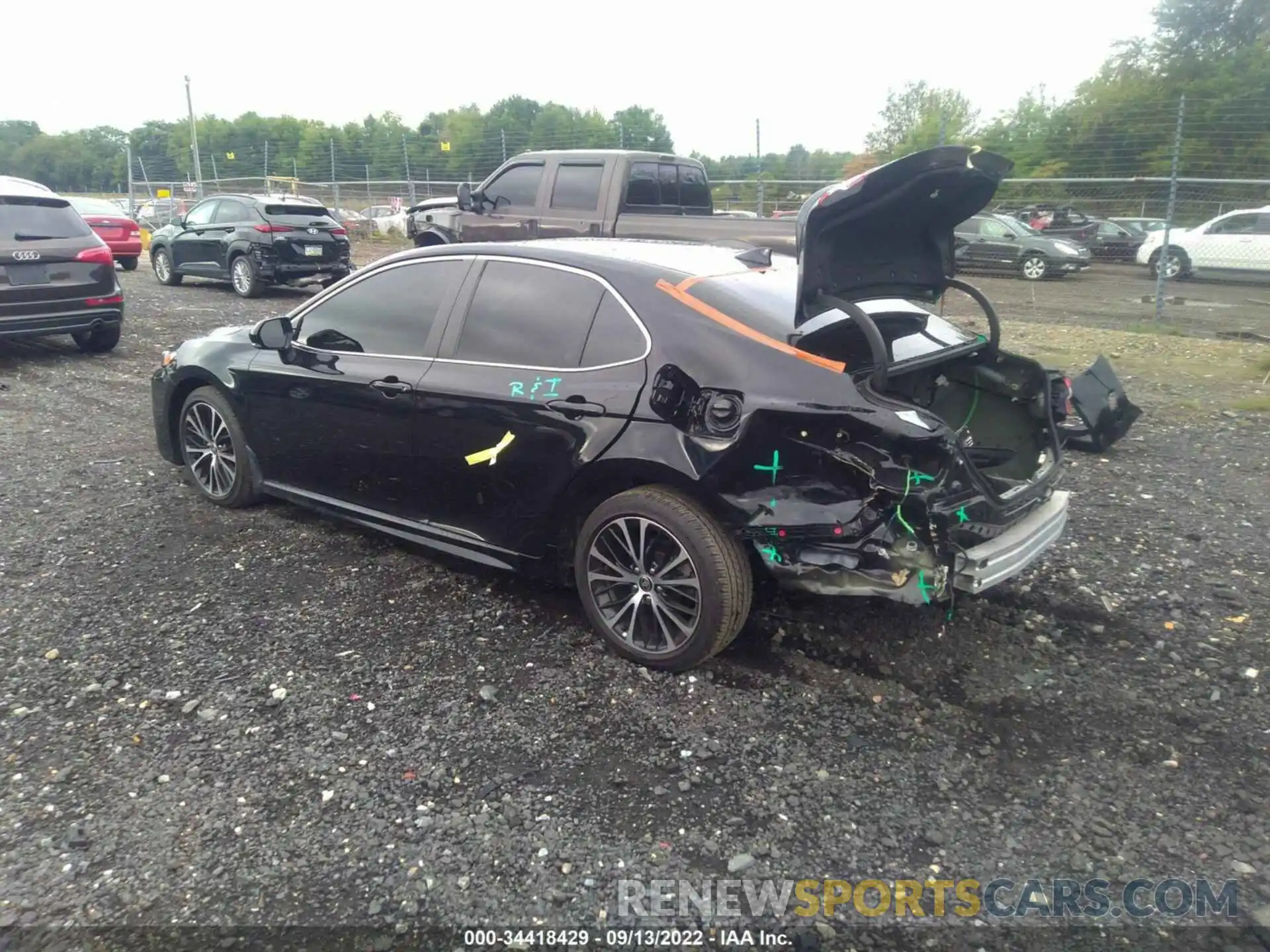 3 Photograph of a damaged car 4T1J11AKXLU377399 TOYOTA CAMRY 2020