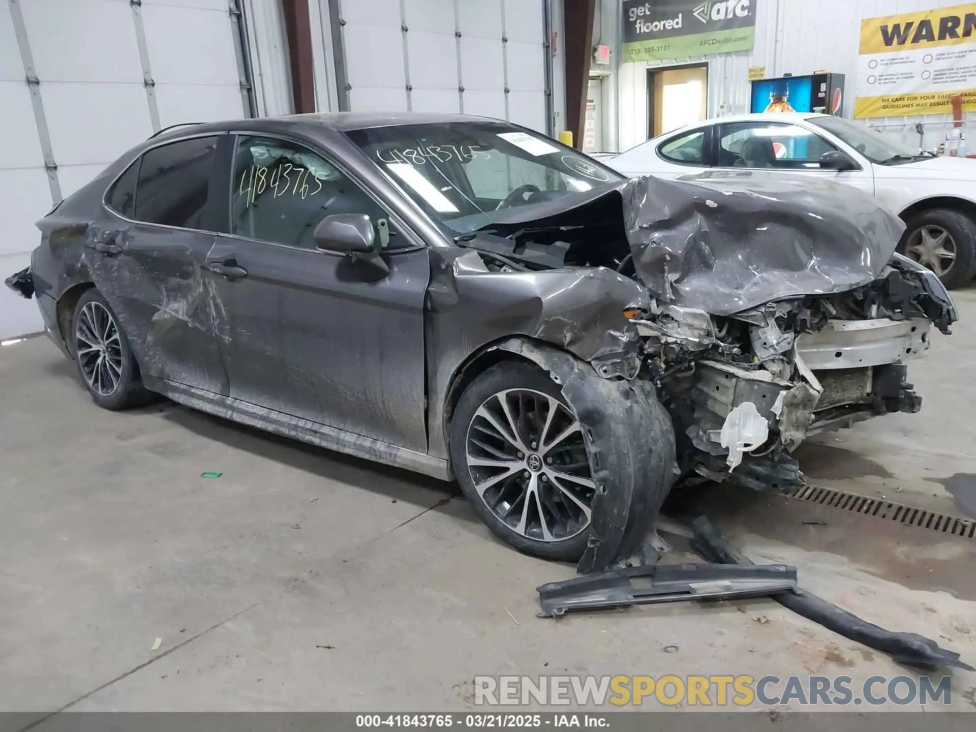 1 Photograph of a damaged car 4T1J11AKXLU922887 TOYOTA CAMRY 2020