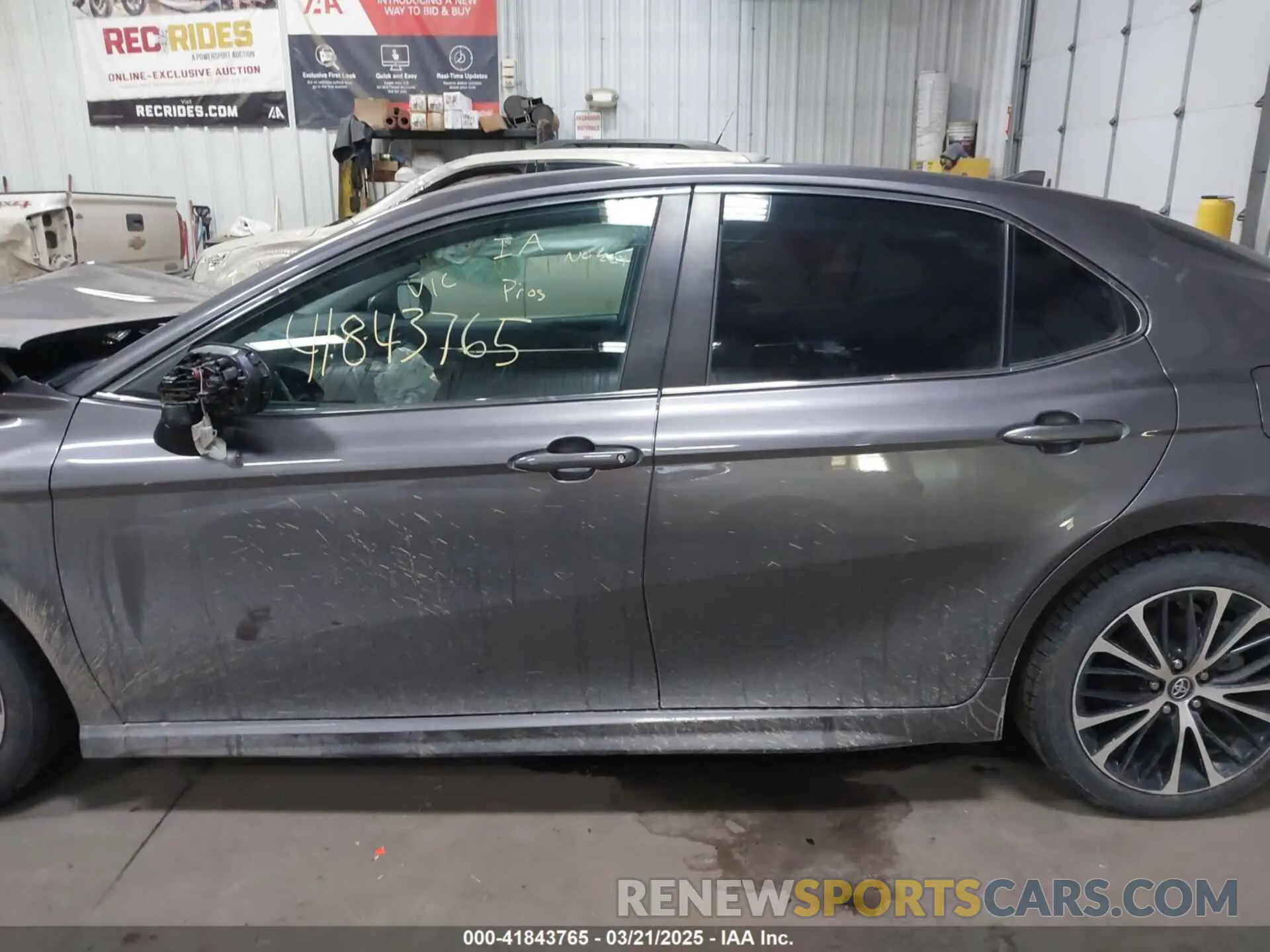 15 Photograph of a damaged car 4T1J11AKXLU922887 TOYOTA CAMRY 2020