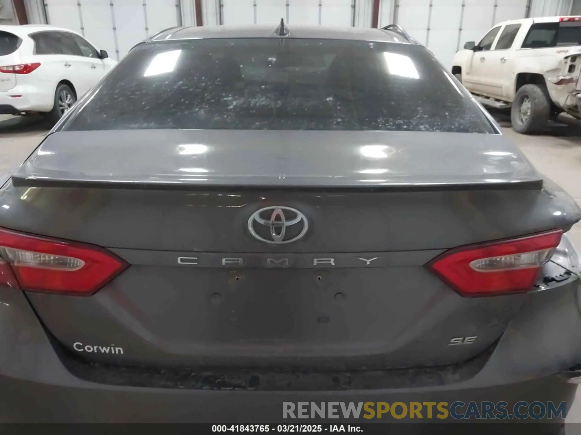 17 Photograph of a damaged car 4T1J11AKXLU922887 TOYOTA CAMRY 2020