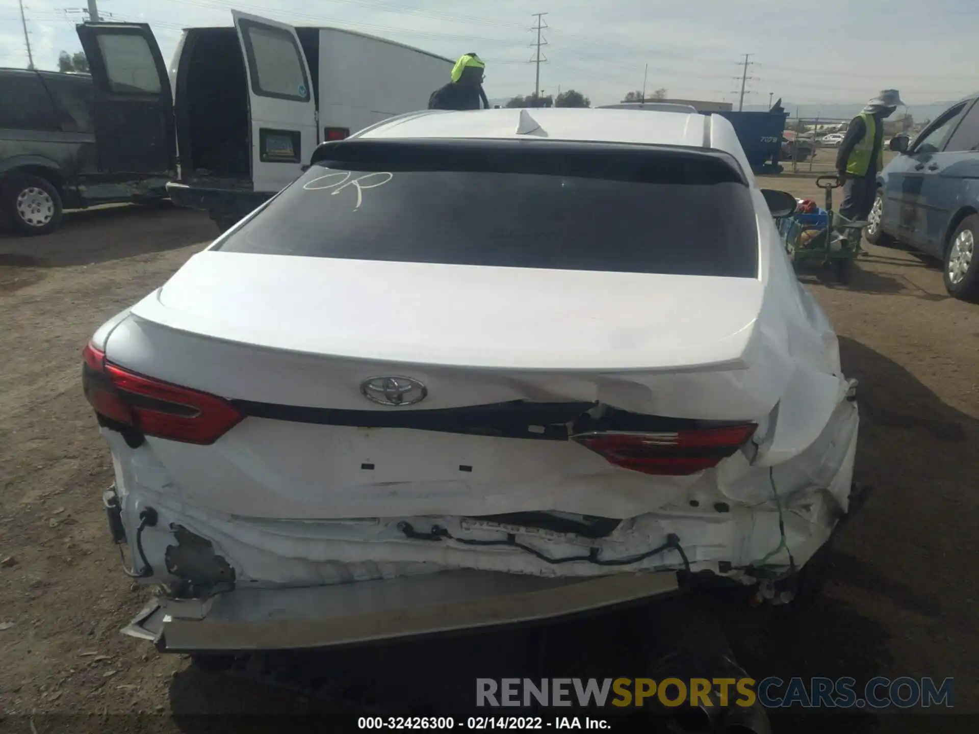 6 Photograph of a damaged car 4T1J11AKXLU925918 TOYOTA CAMRY 2020