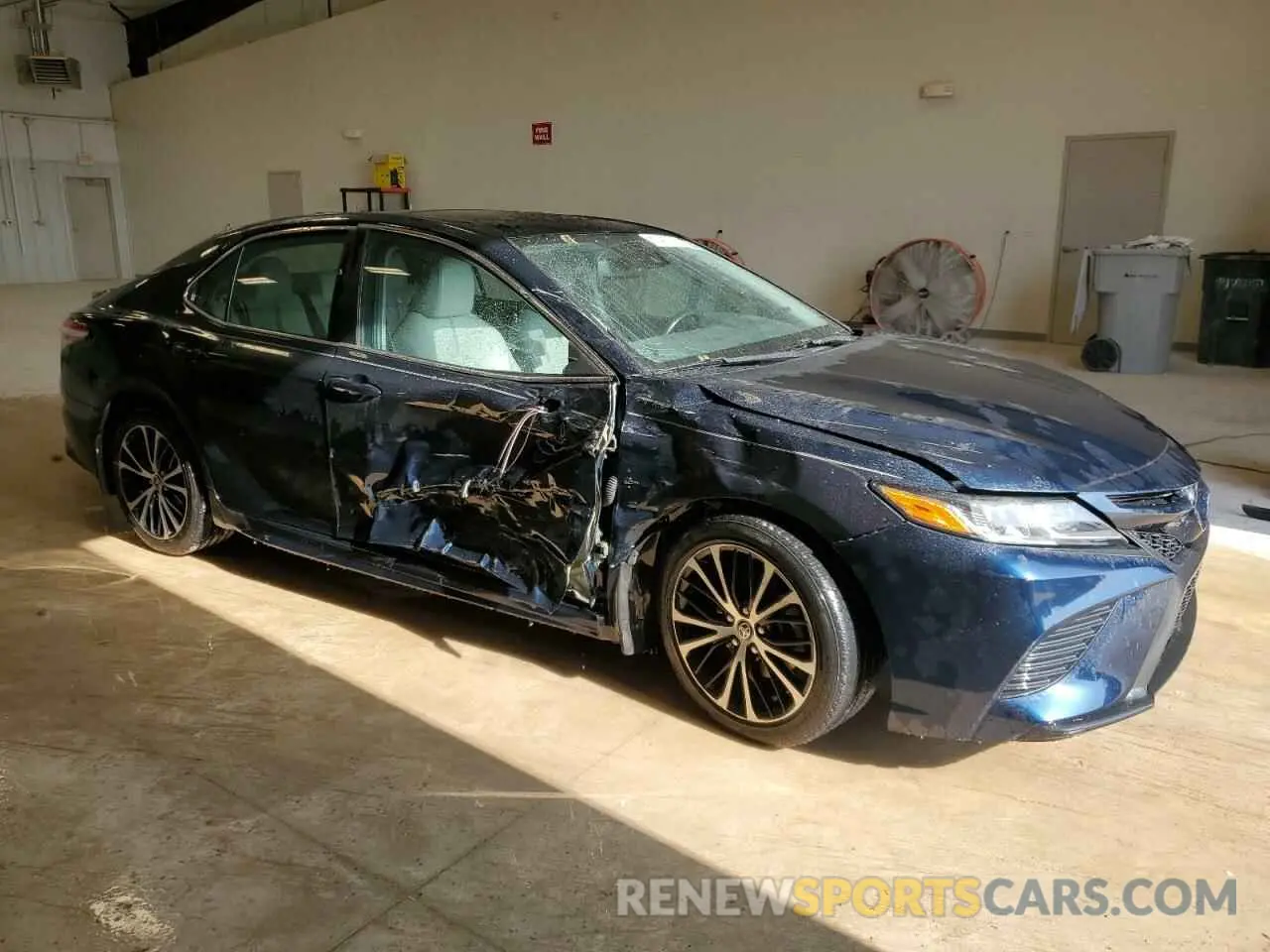 4 Photograph of a damaged car 4T1J11AKXLU986542 TOYOTA CAMRY 2020