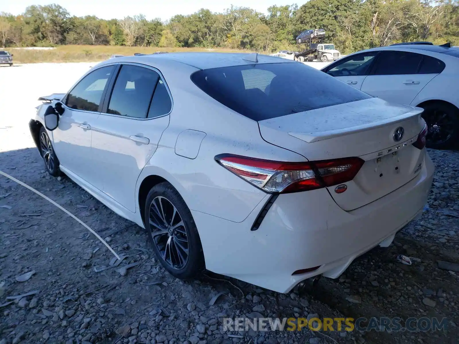 3 Photograph of a damaged car 4T1J31AK0LU524761 TOYOTA CAMRY 2020