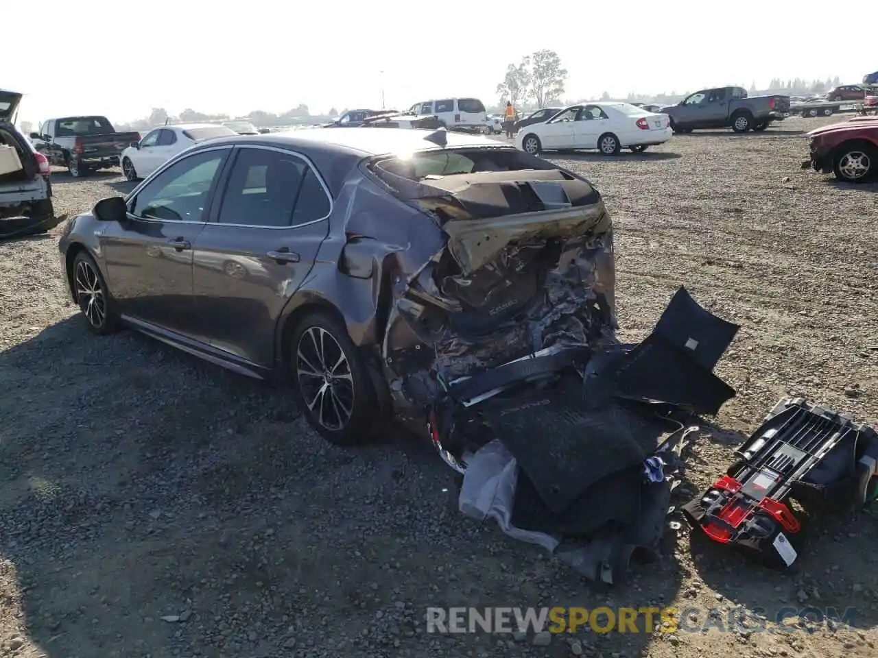 3 Photograph of a damaged car 4T1J31AK0LU534903 TOYOTA CAMRY 2020