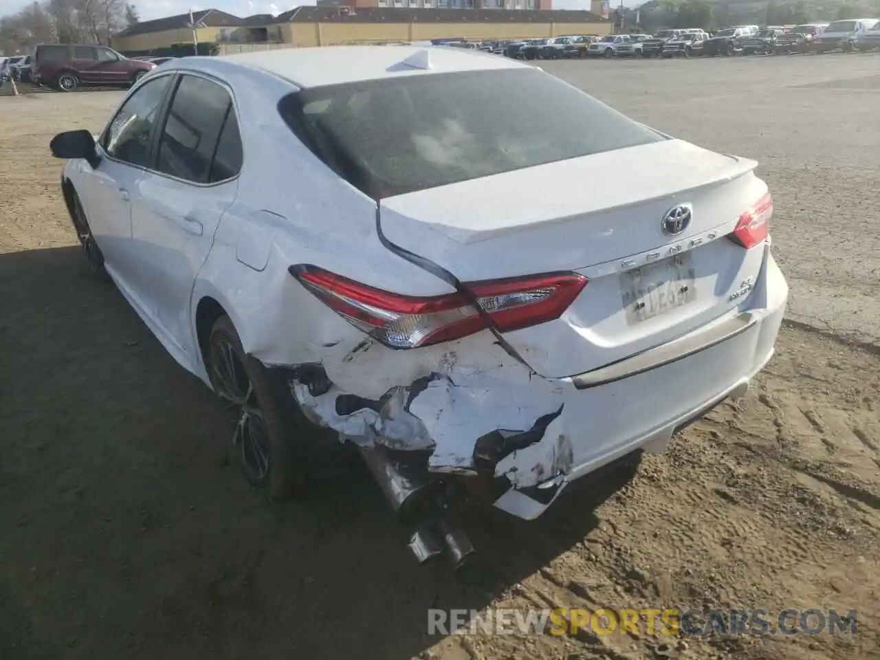 3 Photograph of a damaged car 4T1J31AK0LU535887 TOYOTA CAMRY 2020