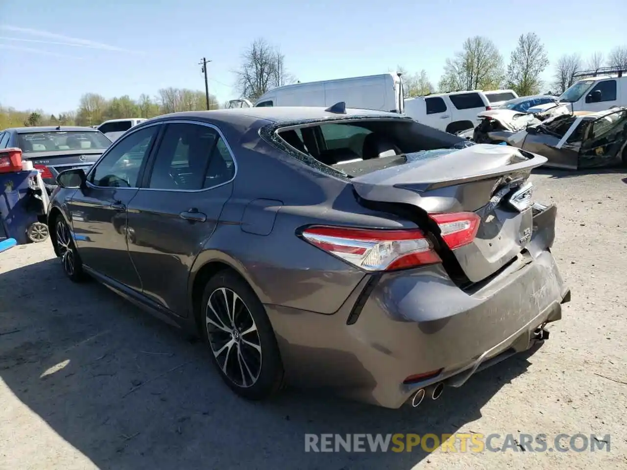 3 Photograph of a damaged car 4T1J31AK1LU529659 TOYOTA CAMRY 2020