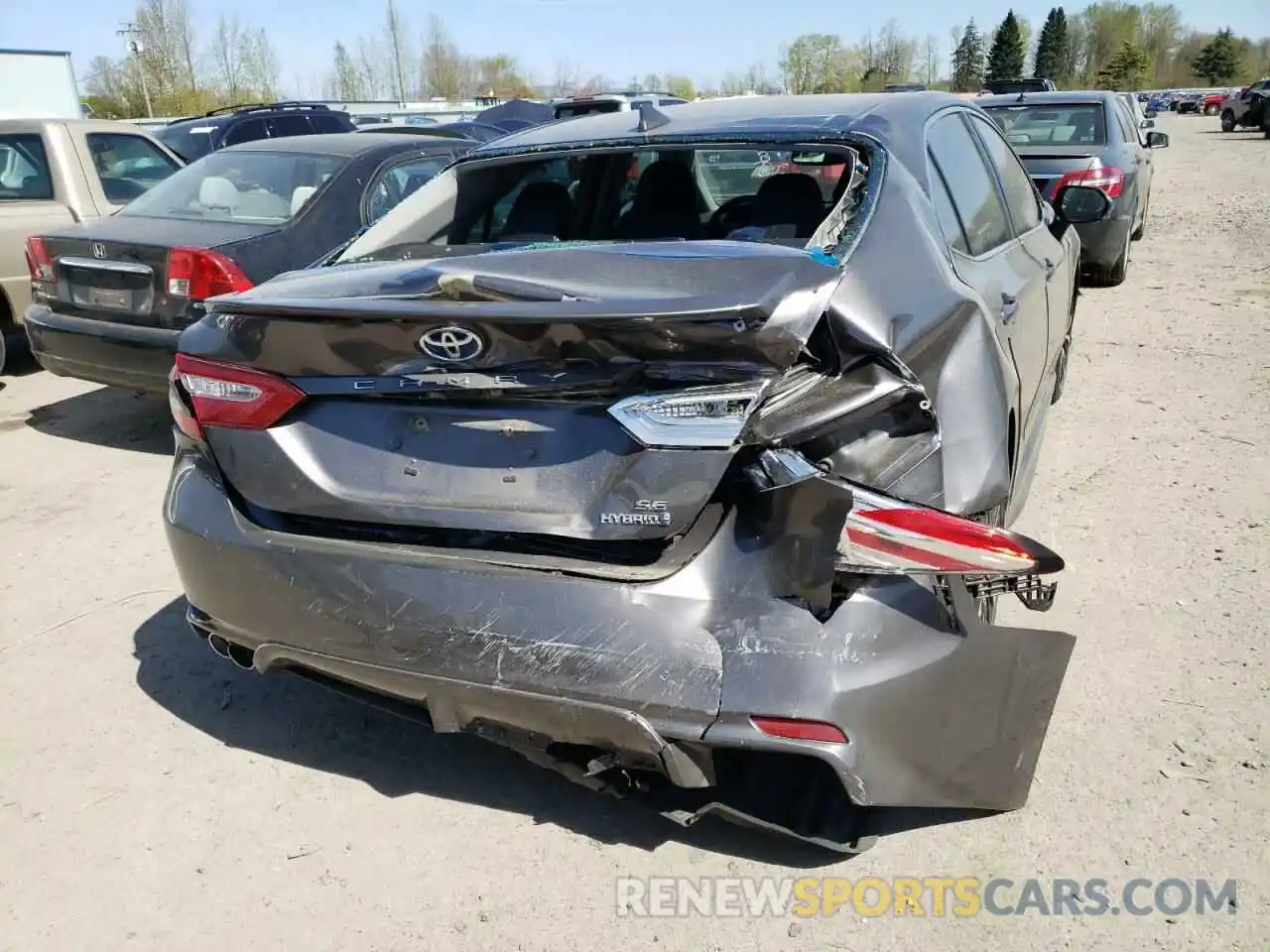 9 Photograph of a damaged car 4T1J31AK1LU529659 TOYOTA CAMRY 2020