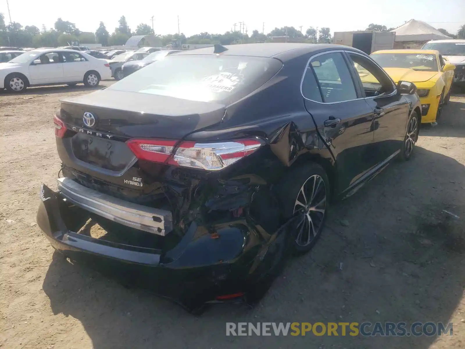 4 Photograph of a damaged car 4T1J31AK1LU532187 TOYOTA CAMRY 2020