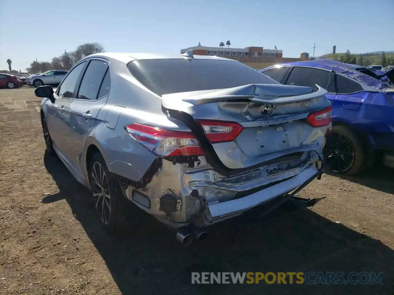 3 Photograph of a damaged car 4T1J31AK1LU533100 TOYOTA CAMRY 2020