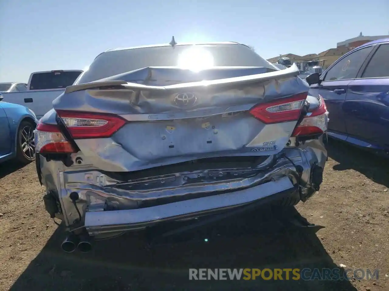 9 Photograph of a damaged car 4T1J31AK1LU533100 TOYOTA CAMRY 2020