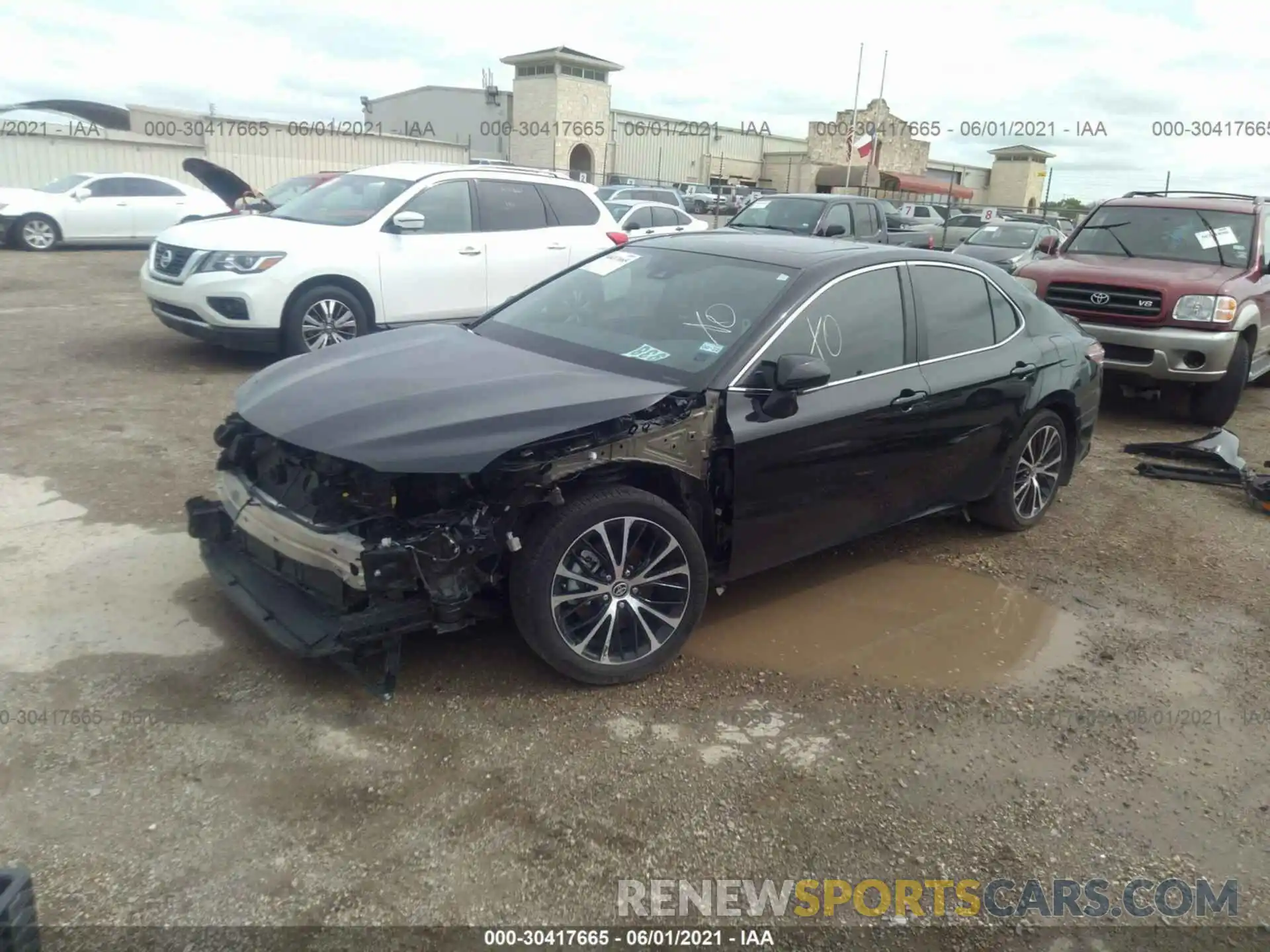 2 Photograph of a damaged car 4T1J31AK1LU535848 TOYOTA CAMRY 2020